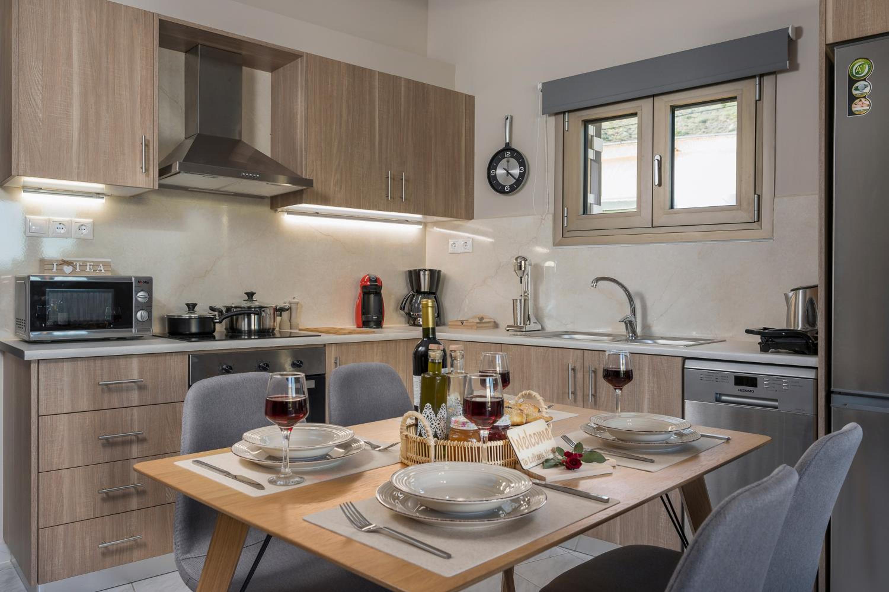 Brand-New stylish Flat w. Parking