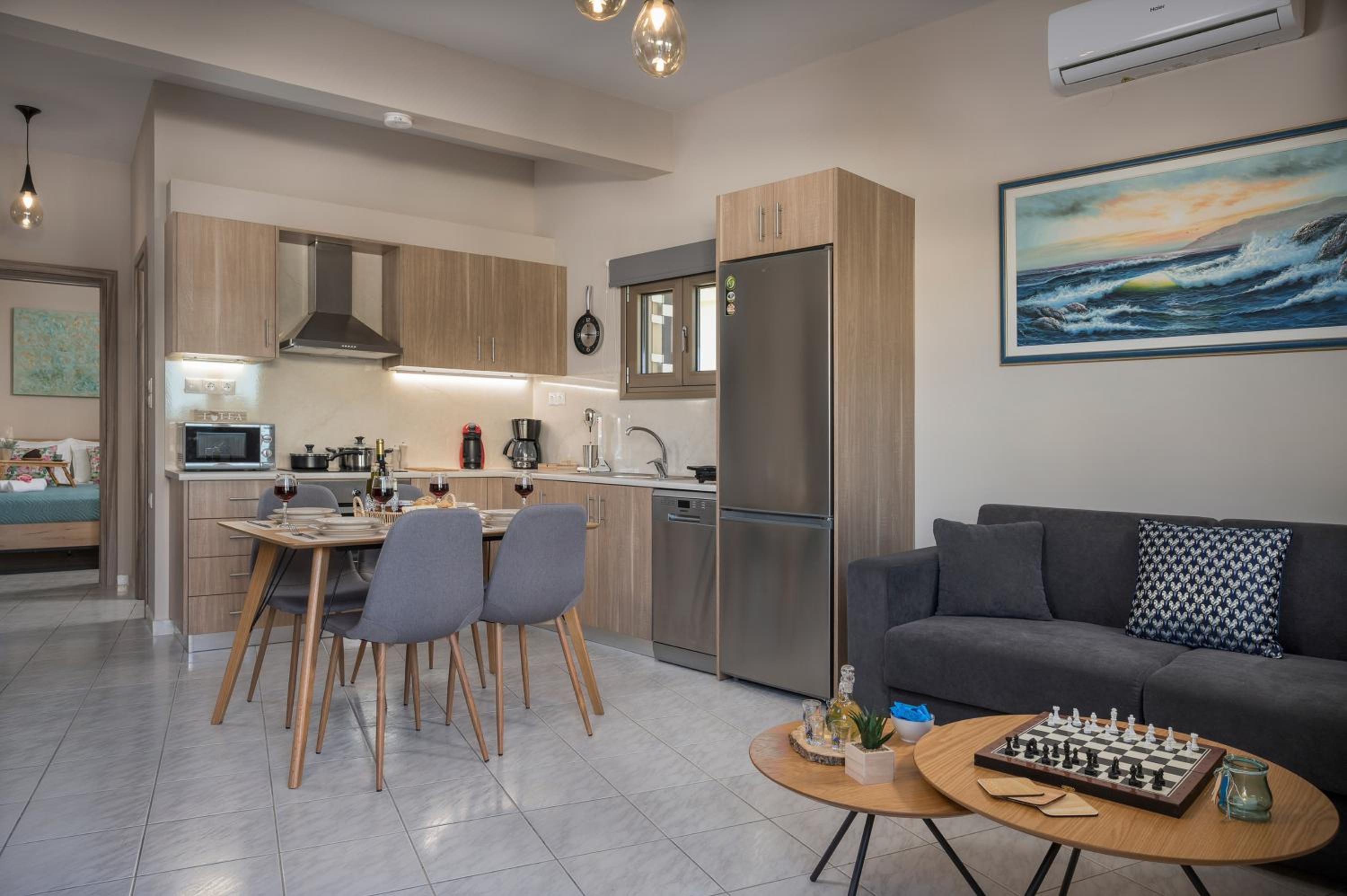 Brand-New stylish Flat w. Parking