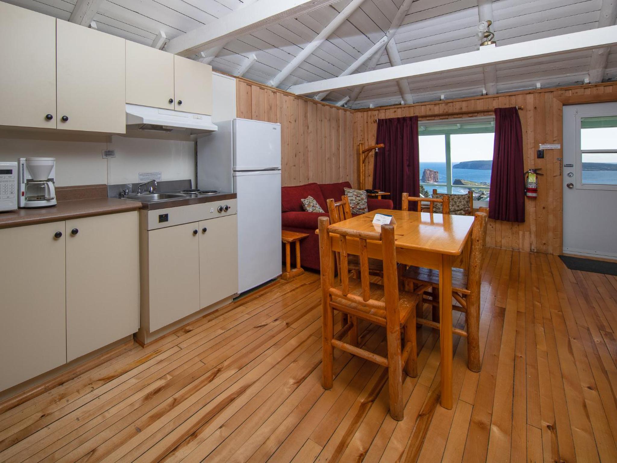 Au Pic de l'Aurore Motel-Chalets