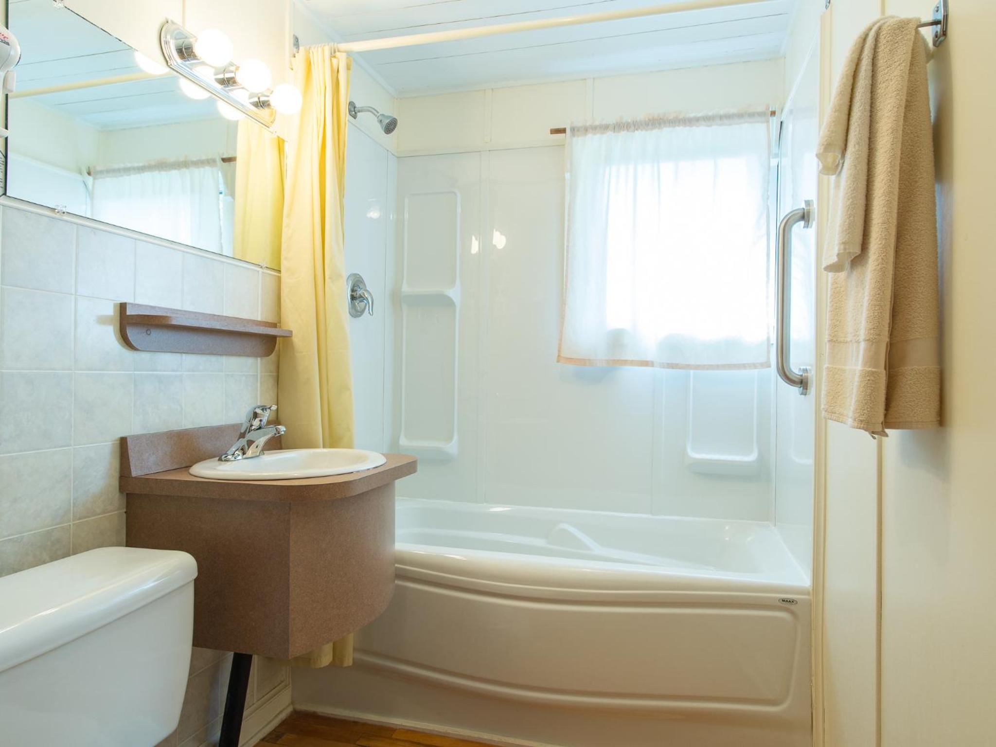 Au Pic de l'Aurore Motel-Chalets