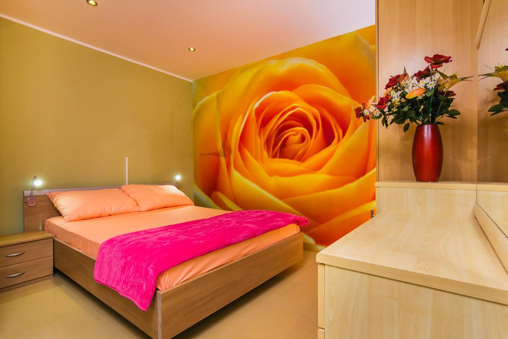 Villa Sea-N-Sun, 7 bedrooms & Pool, nearby Portonovi Marina.