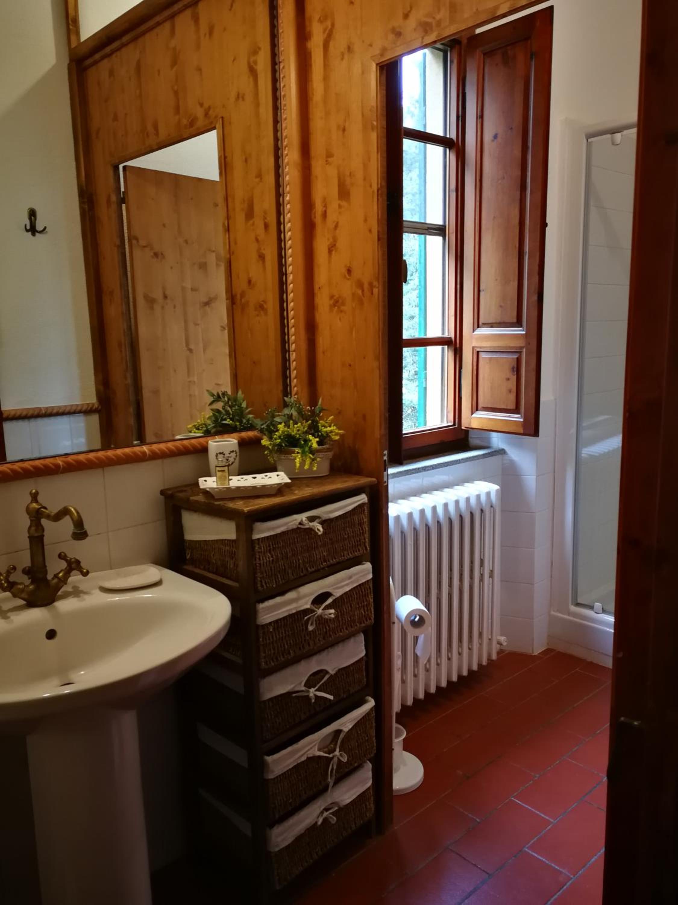 Stunning Country House overlooking Tuscany hills view 3