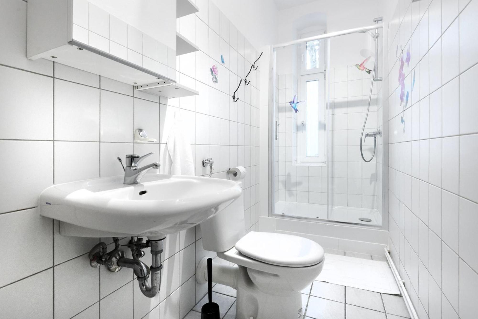 Sweet Central Tiny Apartment for 4 People