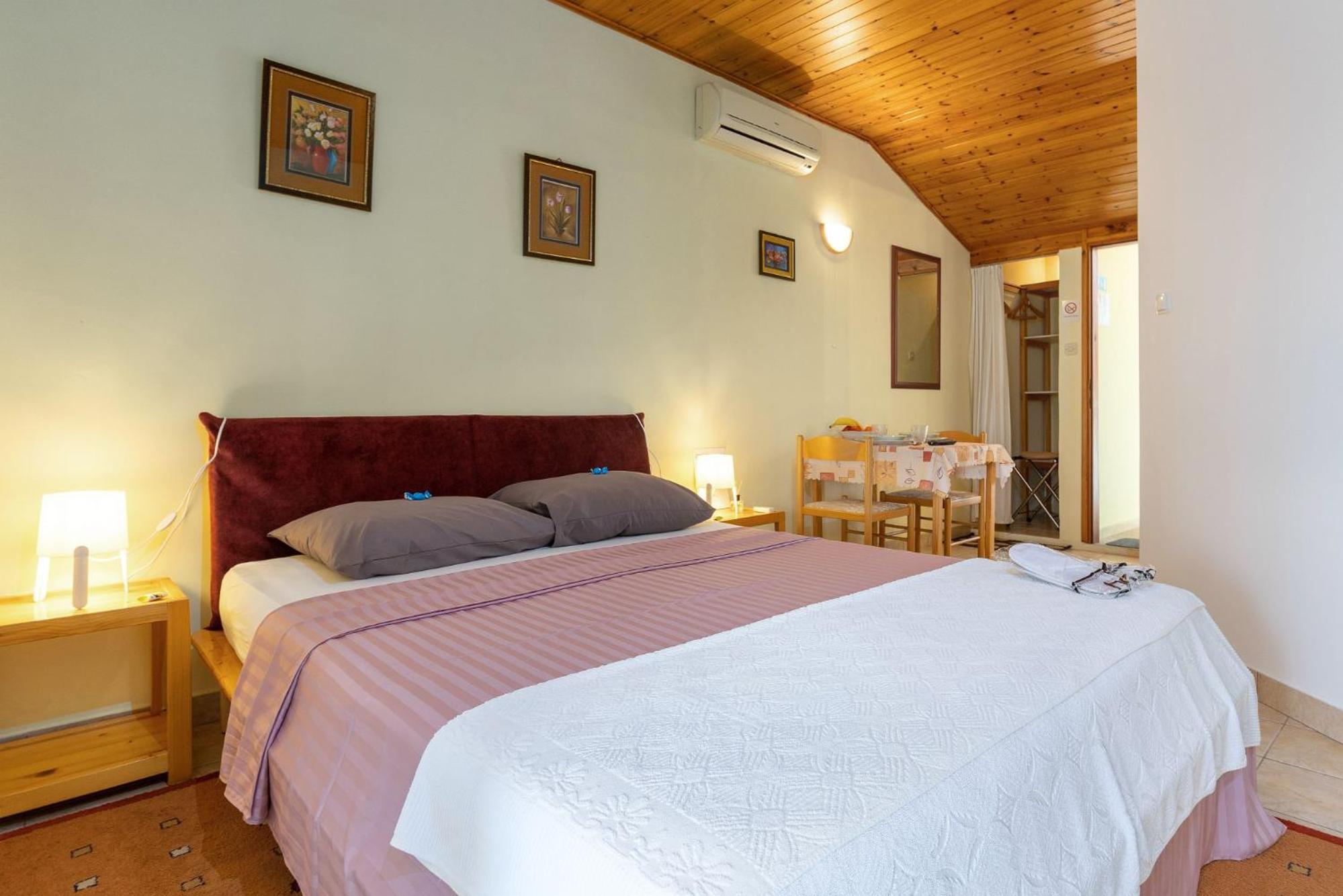 Apartments Pilicari