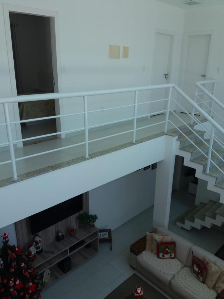 CASA DE VIDRO PERFEITA A 25 METROS DA PRAIA