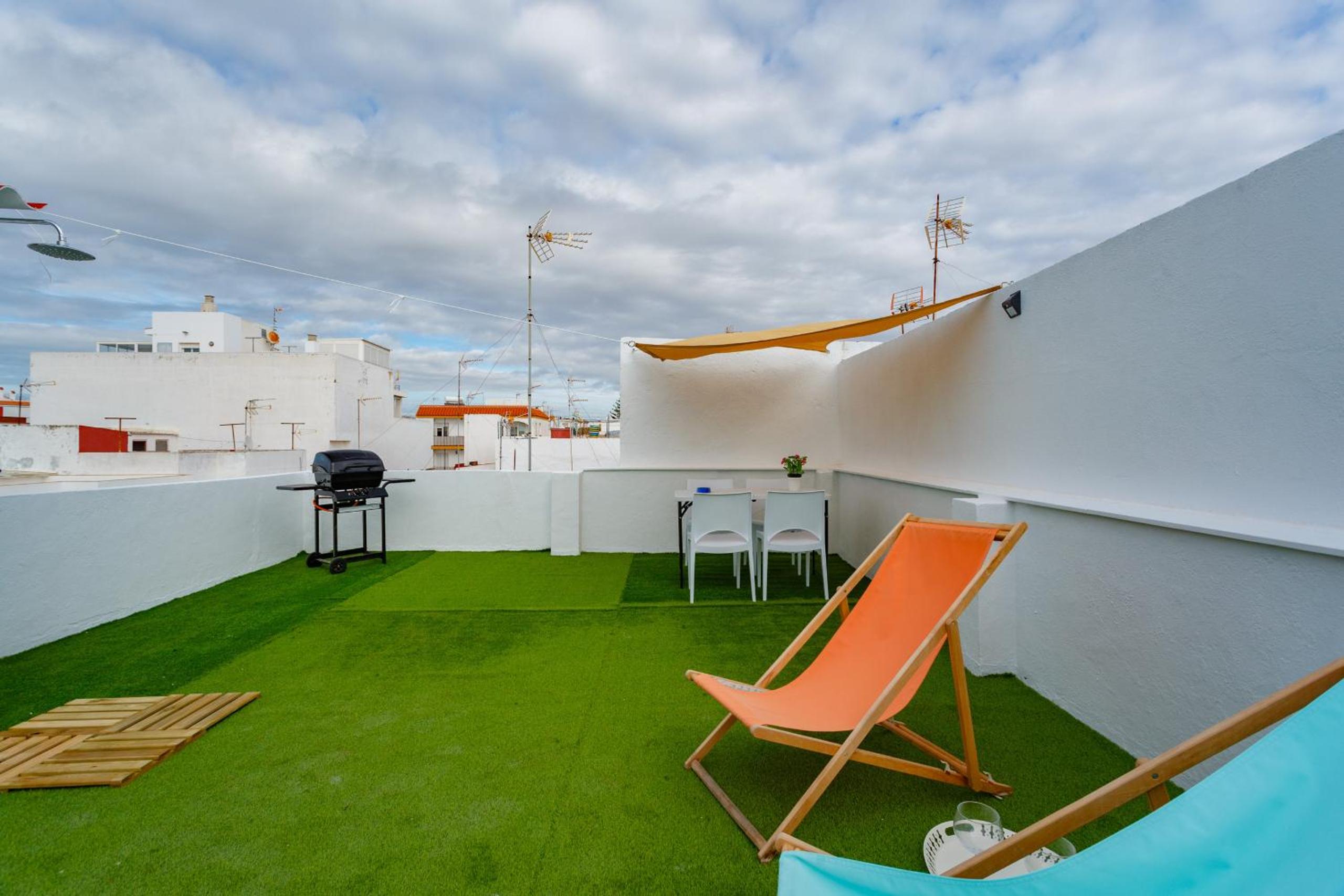 La Terraza del POETA by Cadiz4Rentals view 4