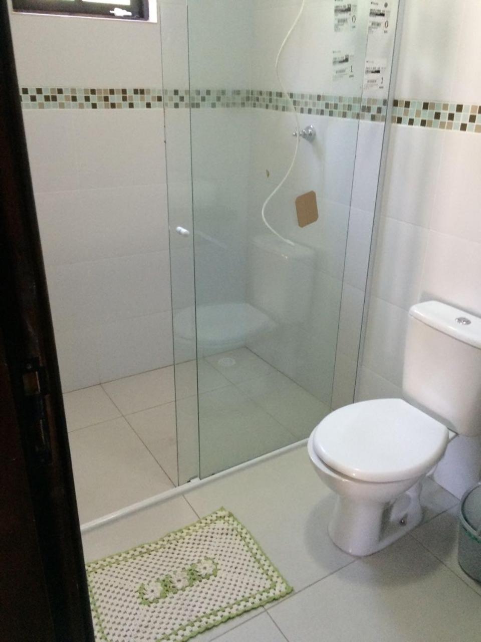 Ampla casa com piscina a 200 metros da praia do Lazaro e Sununga