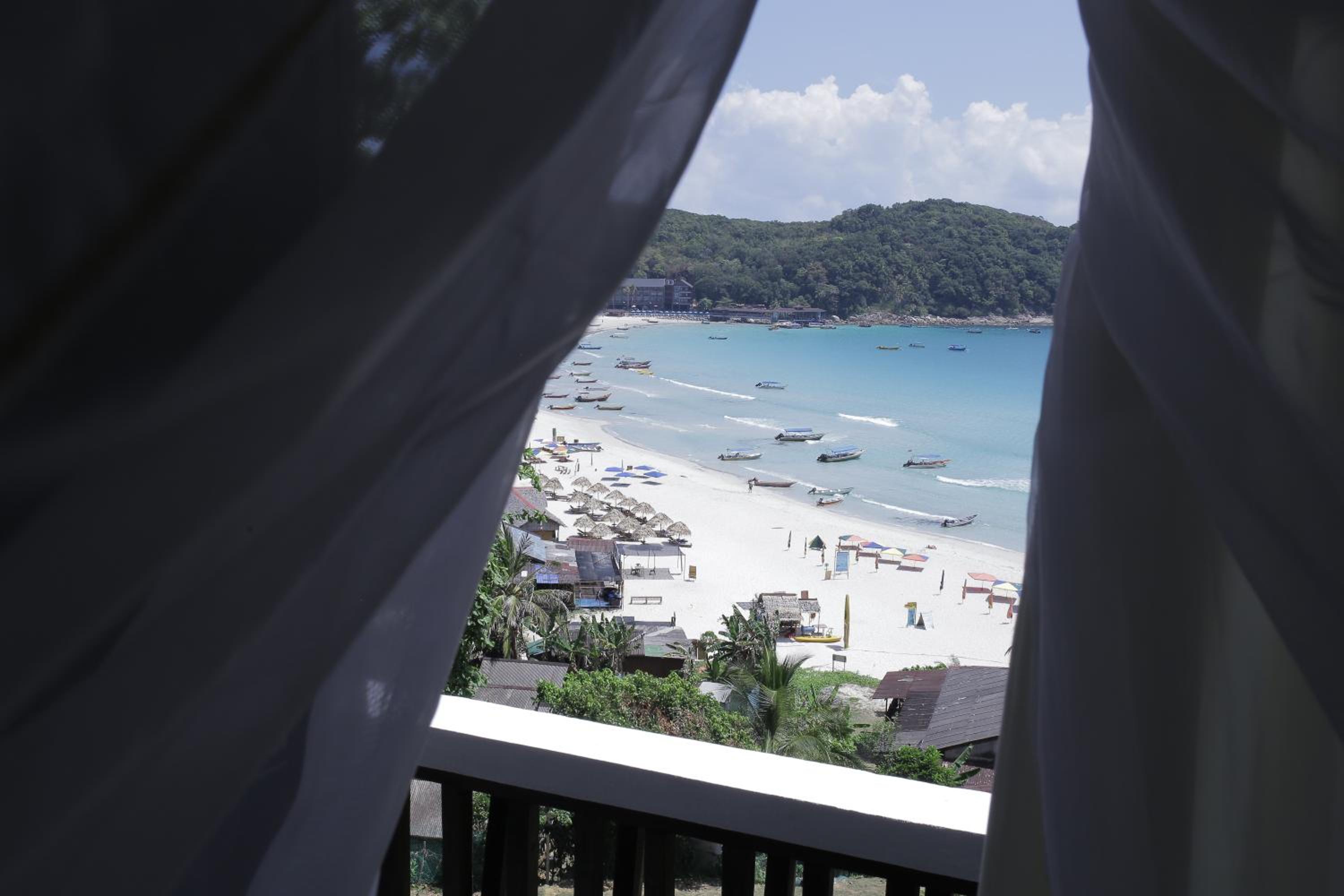 Aman Dan Laut photo 6