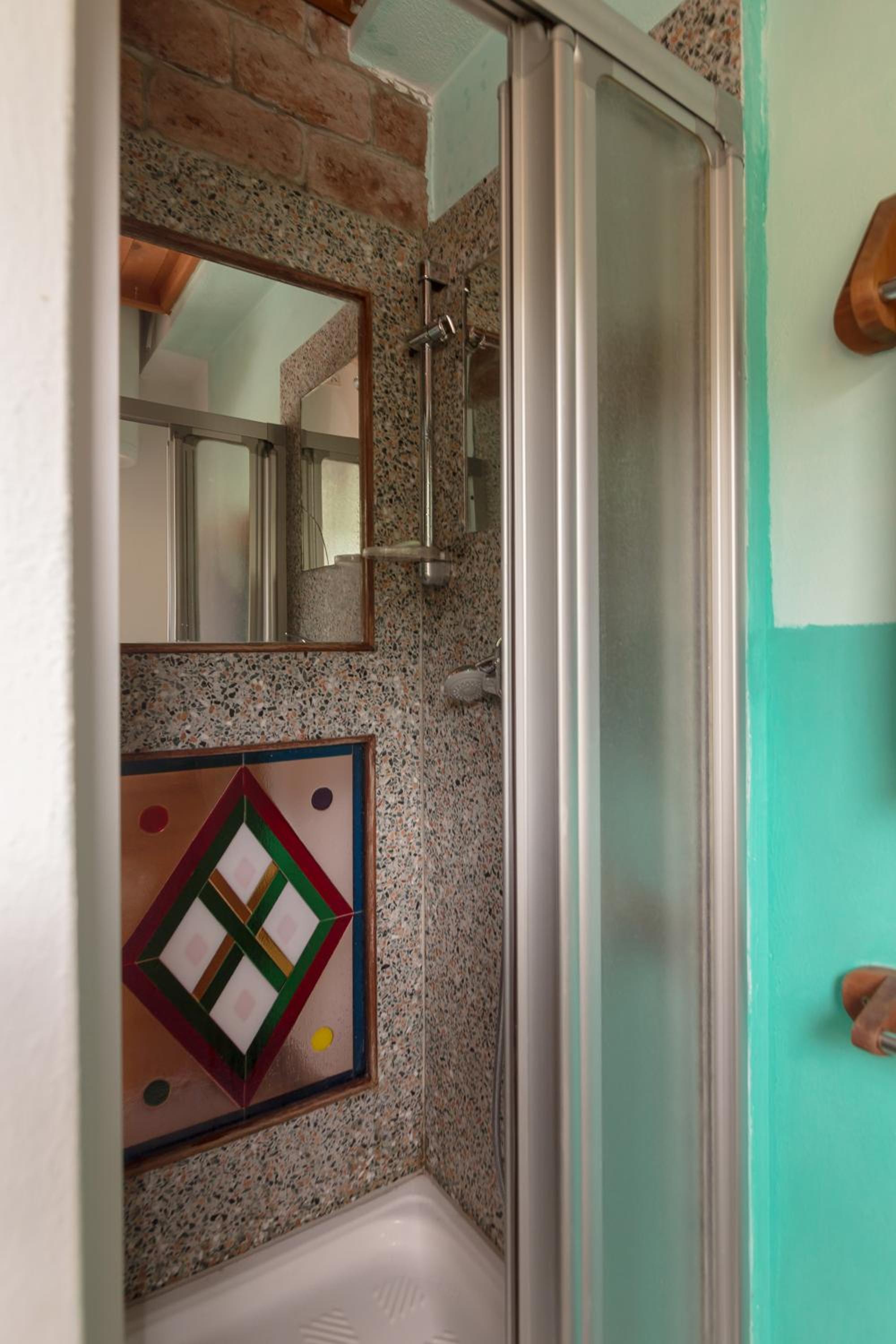 Cozy, Bright and Affordable Single Studio - Free Parking