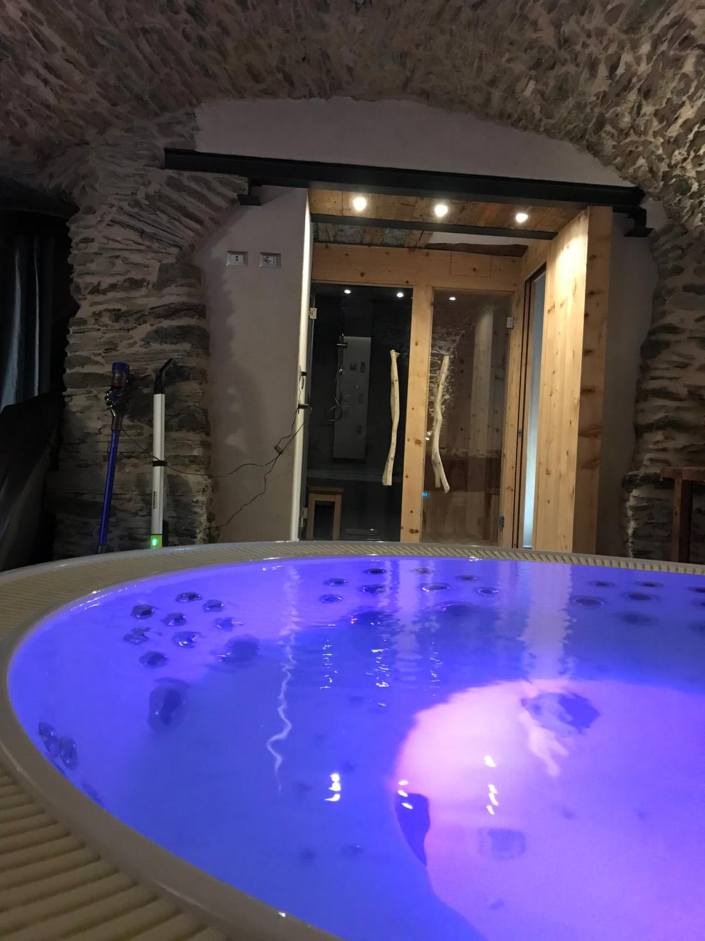 LA PLACETTE - Albergo diffuso e Trattoria view 5