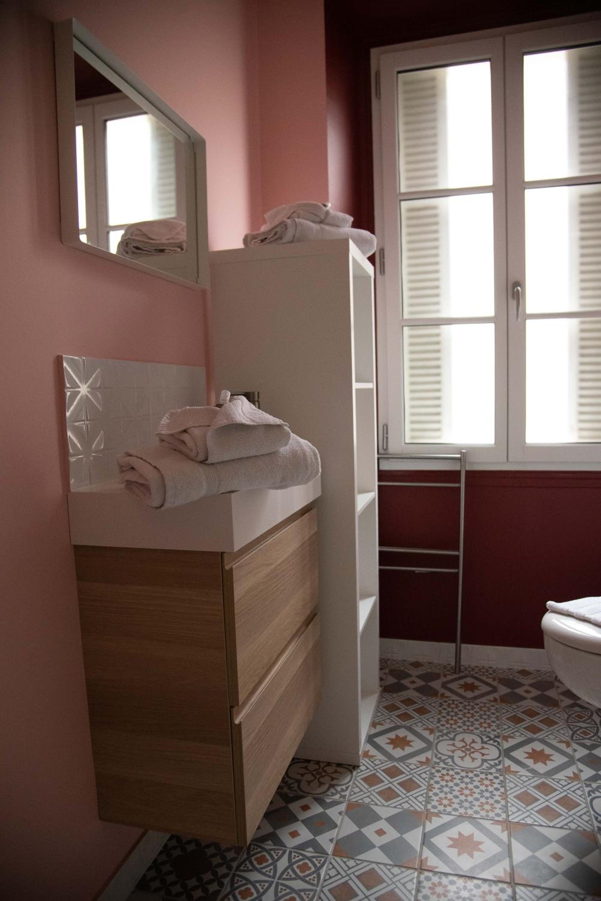 LE PETIT AVIGNONNAIS - APHRODITE - INTRAMUROS - CENTER -
