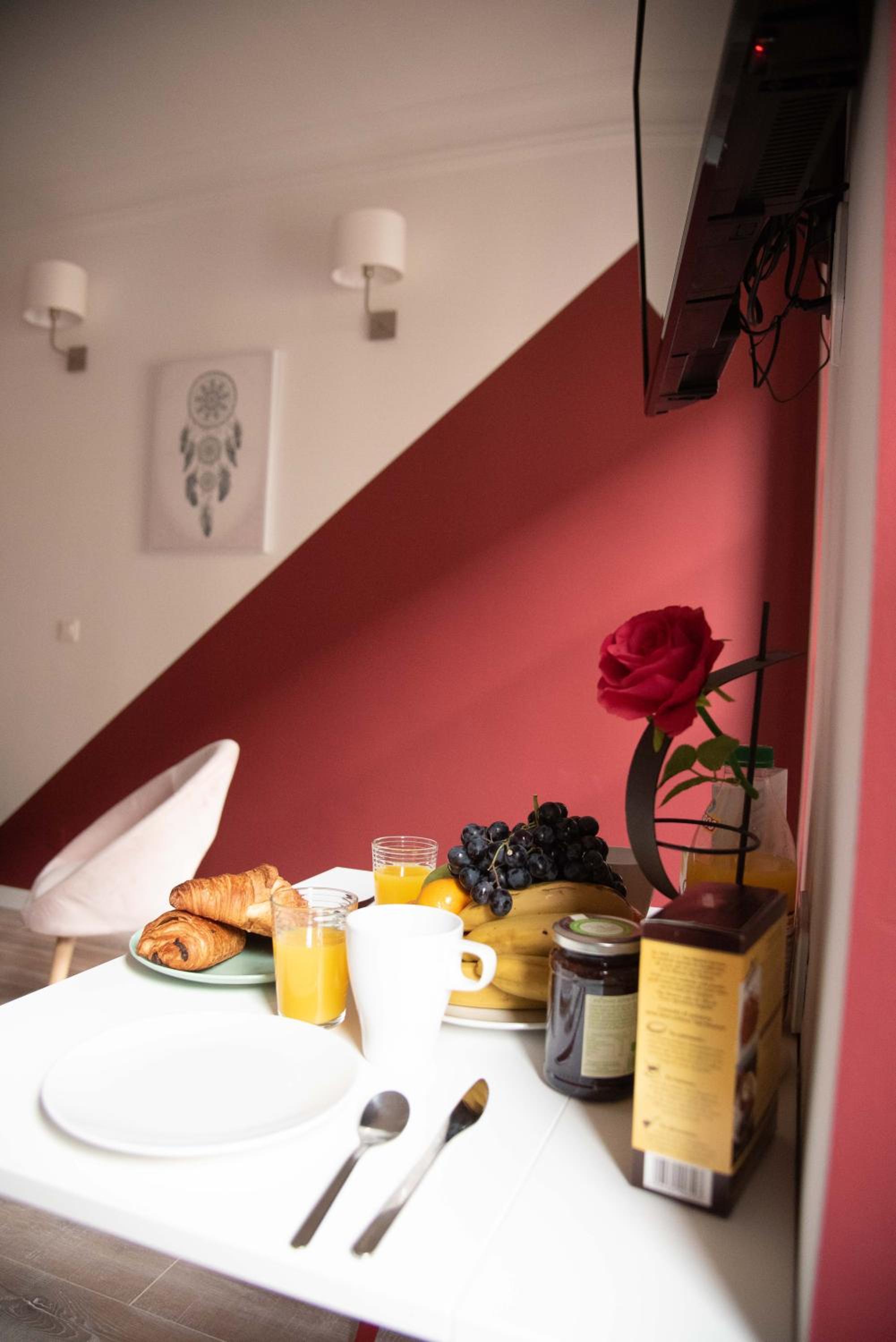 LE PETIT AVIGNONNAIS - APHRODITE - INTRAMUROS - CENTER -