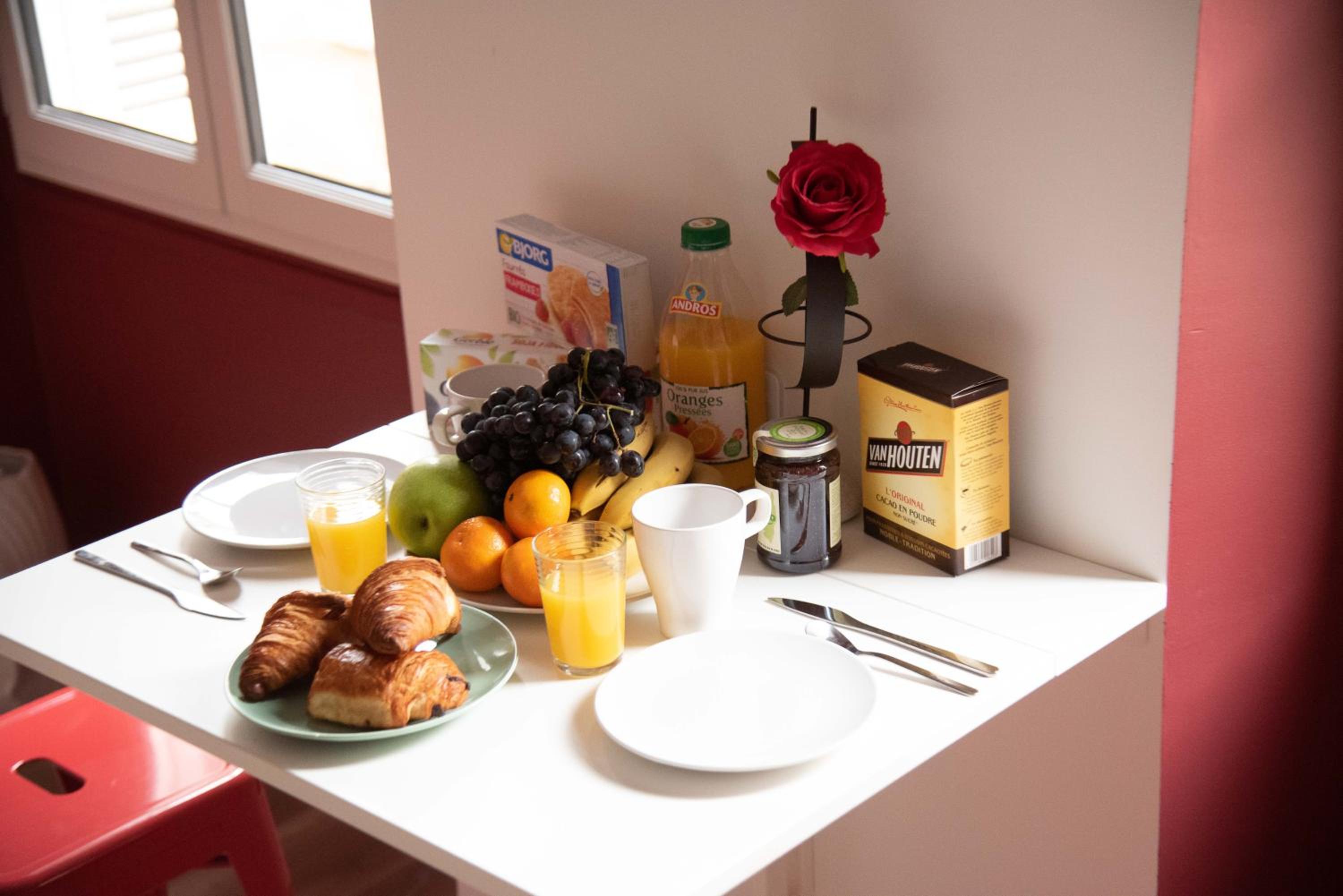 LE PETIT AVIGNONNAIS - APHRODITE - INTRAMUROS - CENTER -