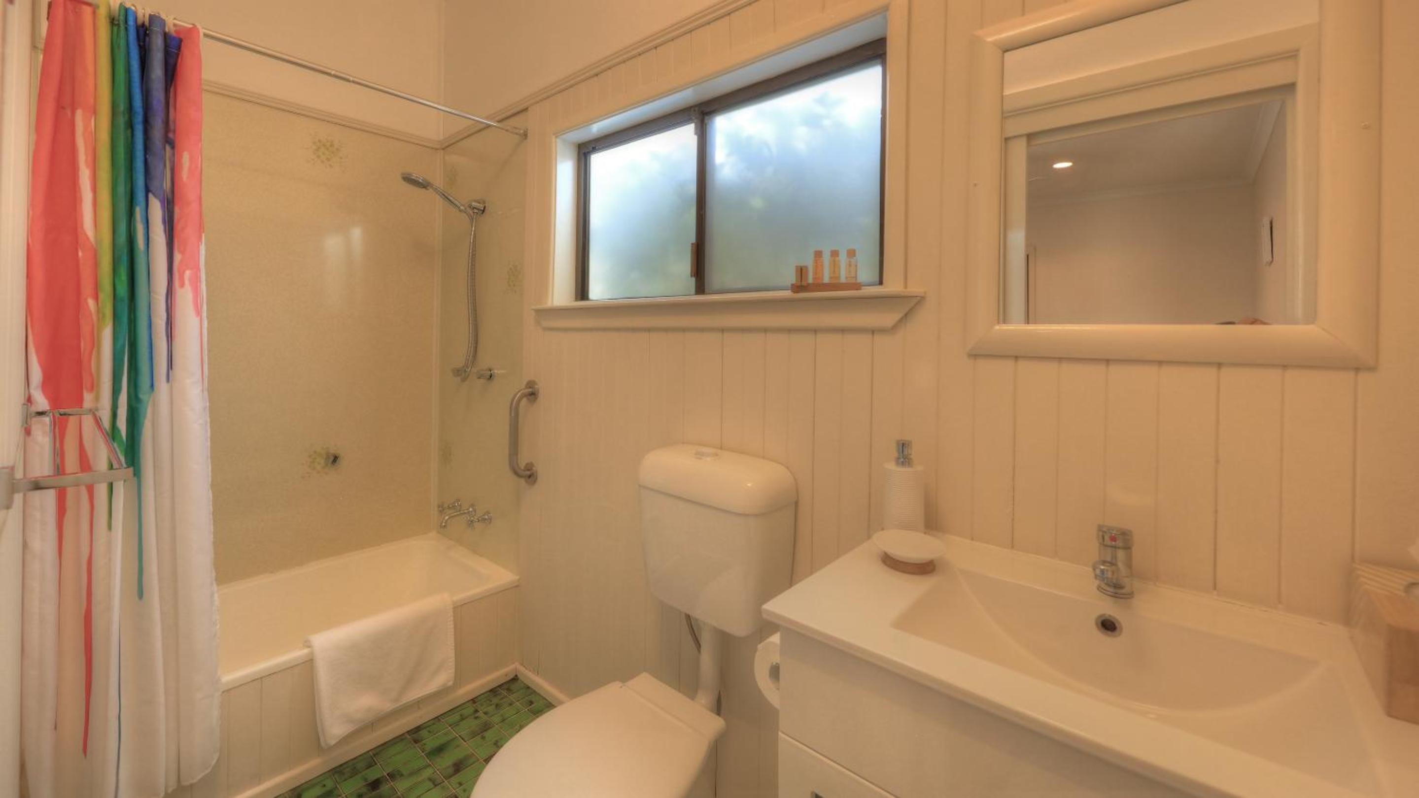 Village Stays Coldstream Gallery Apartment