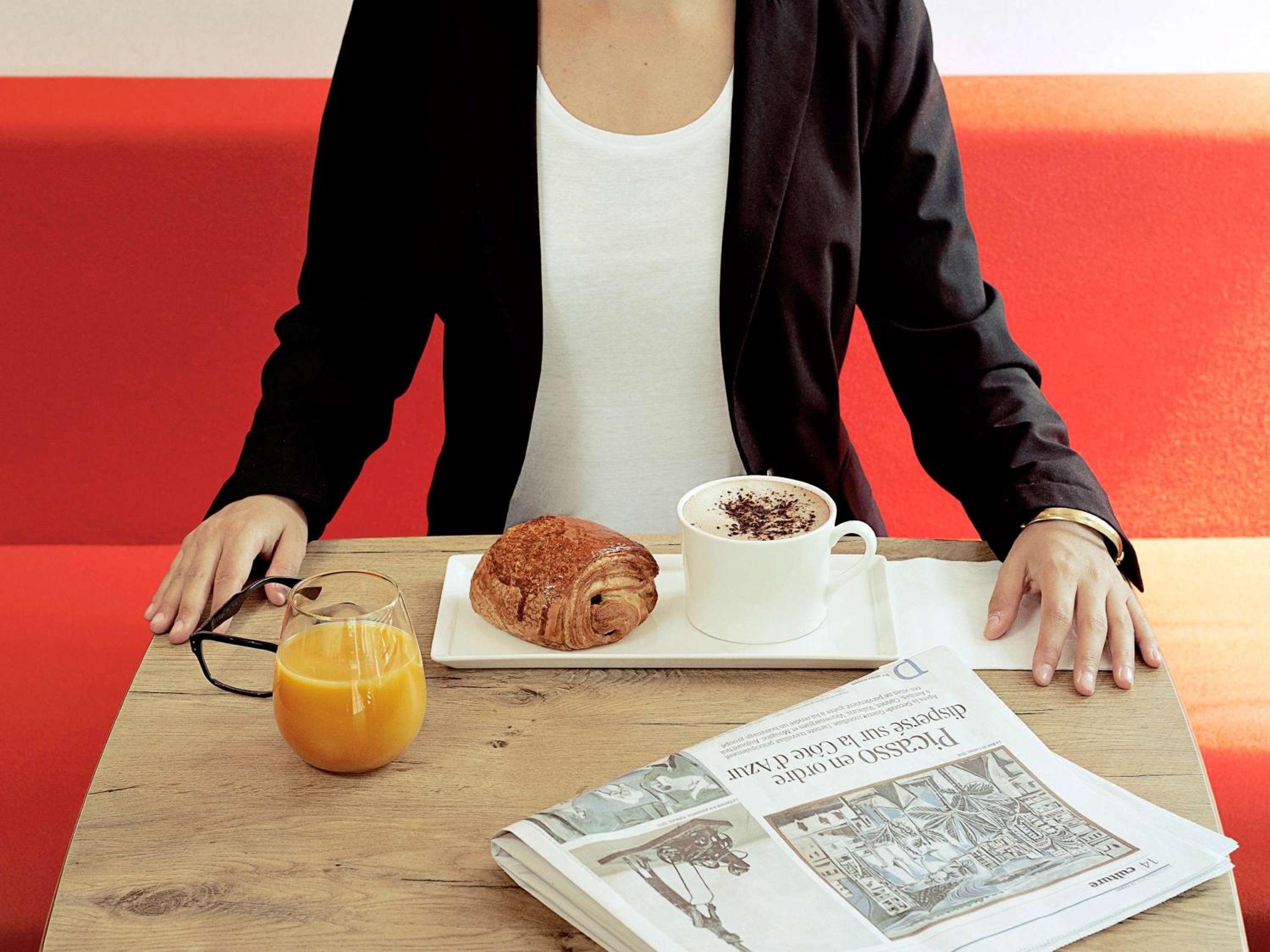 breakfast buffet