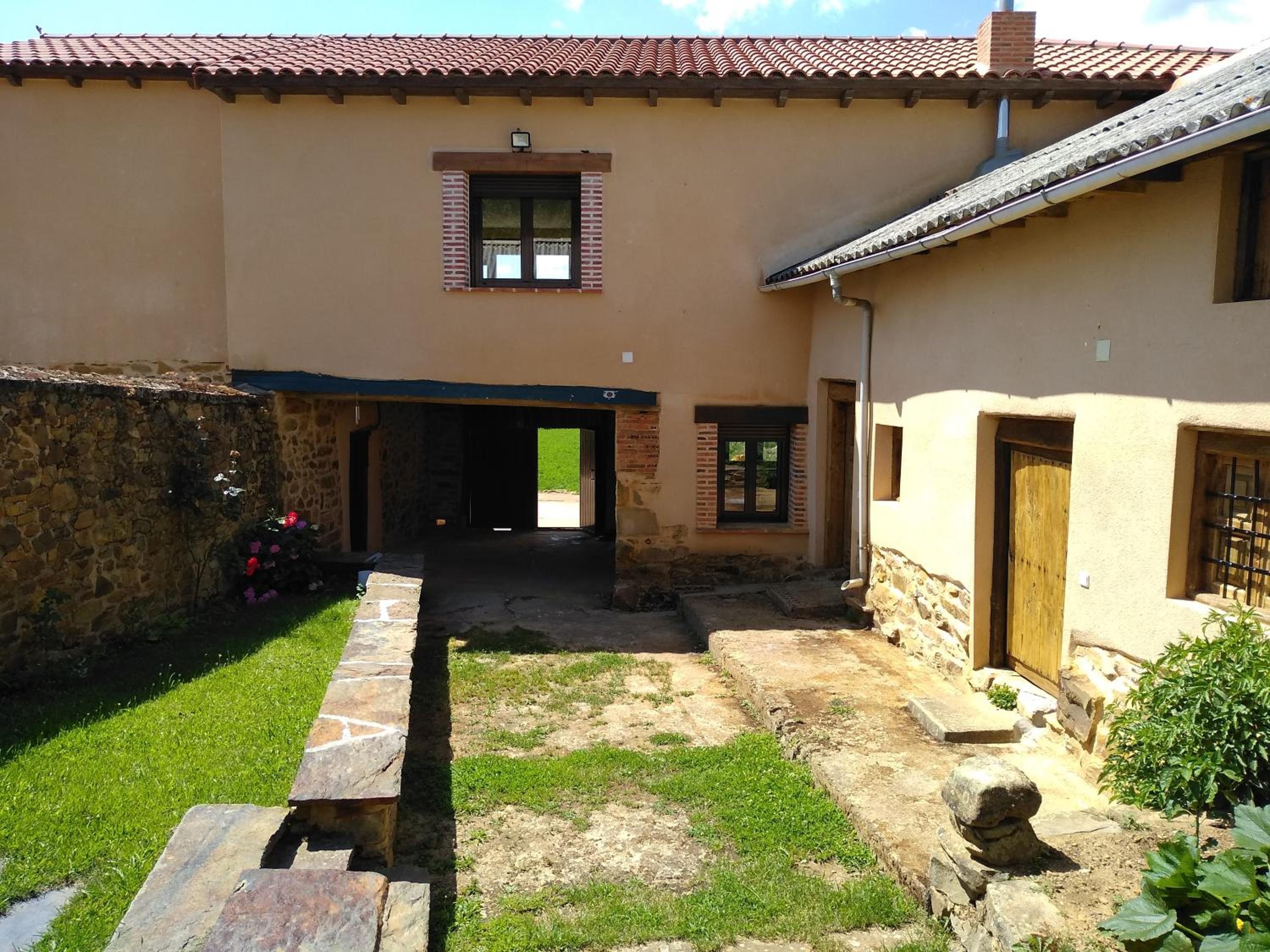 Casa Valdequiruelo photo 3