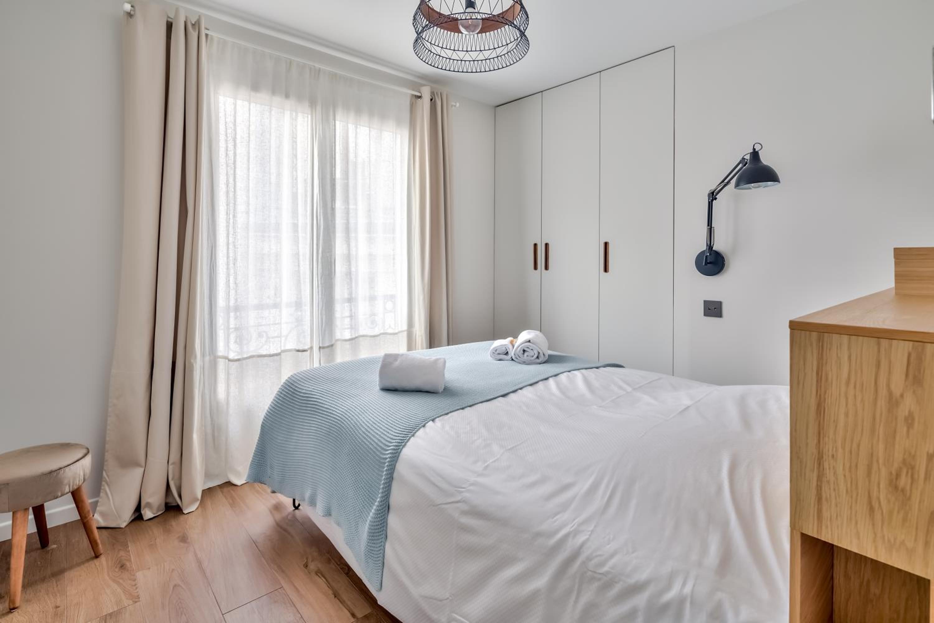 Splendid 3 bdrs Flat in a Prime Location of Paris