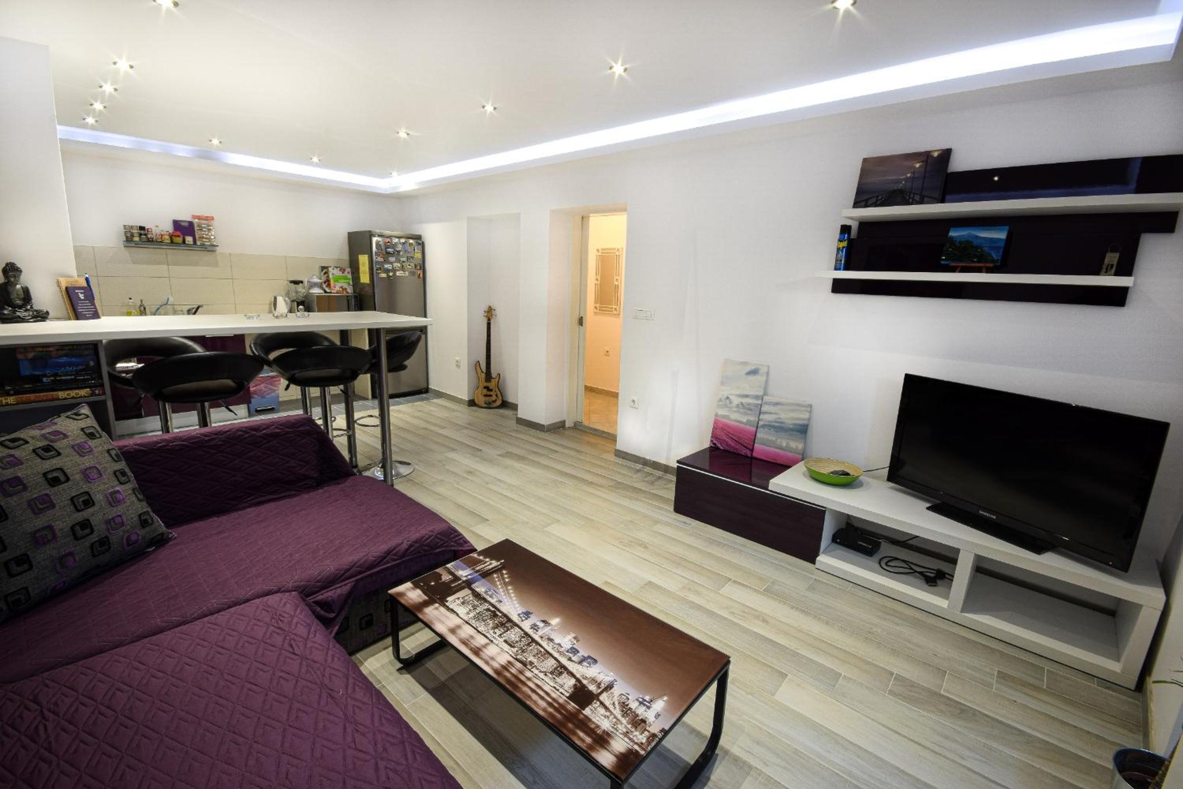 Luna Apartment