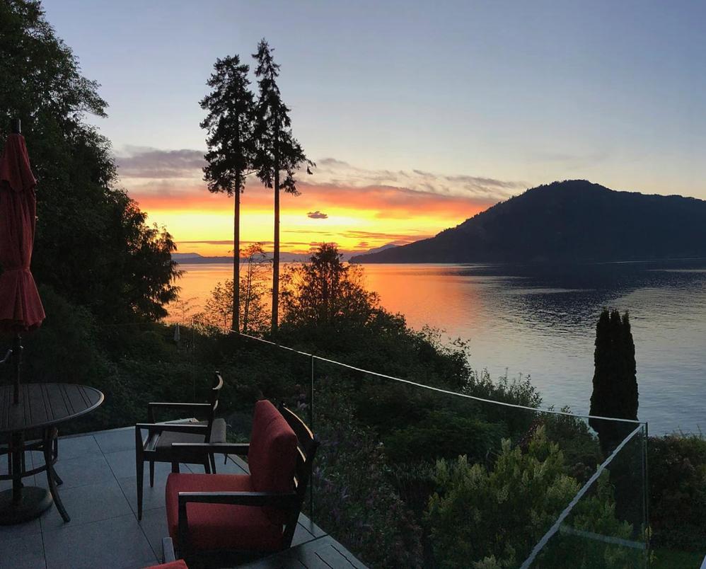Deep Cove Retreat on the Ocean