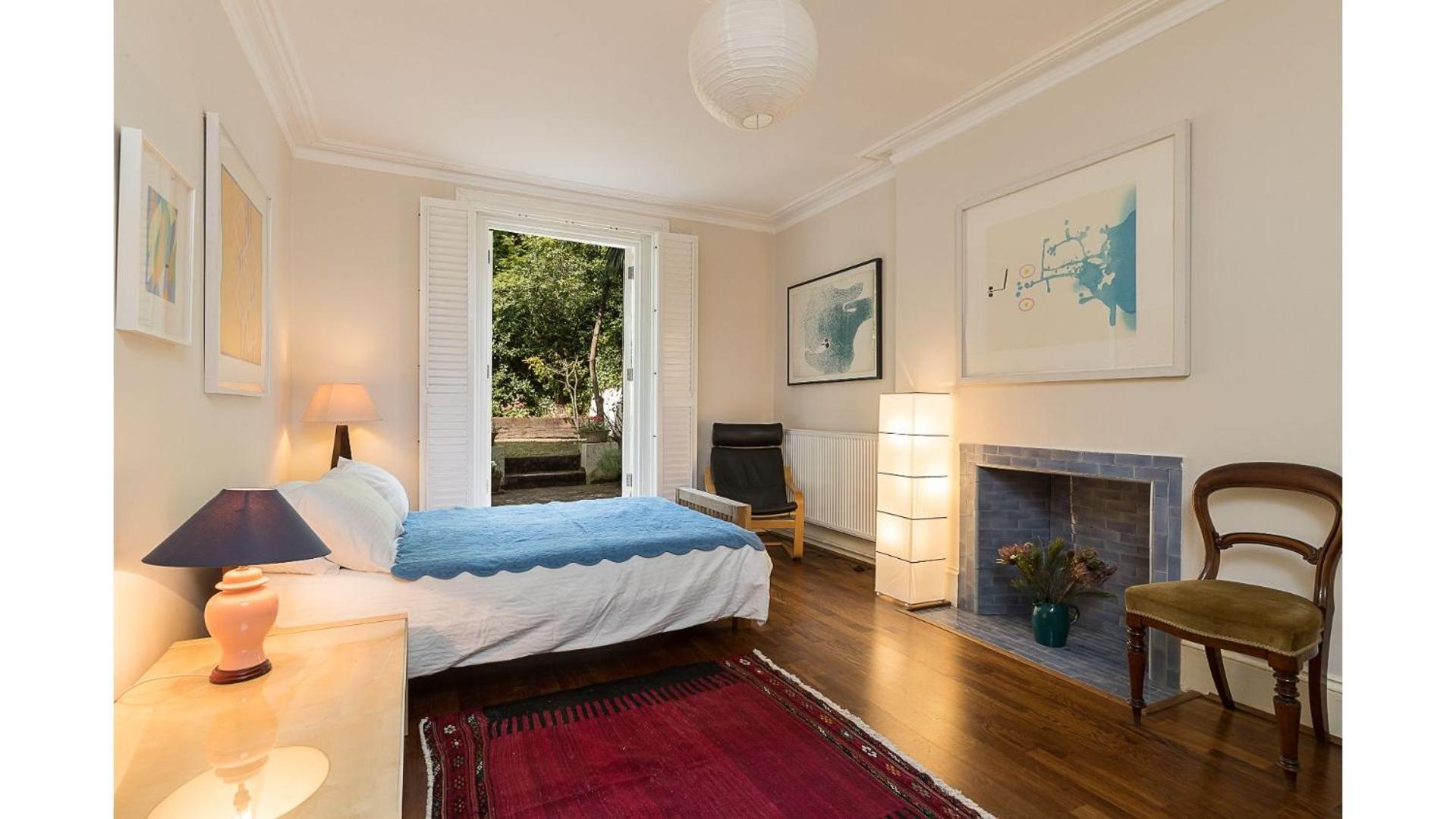 JOIVY Elegant 2 bed near Hampstead and Camden, sleeps 4
