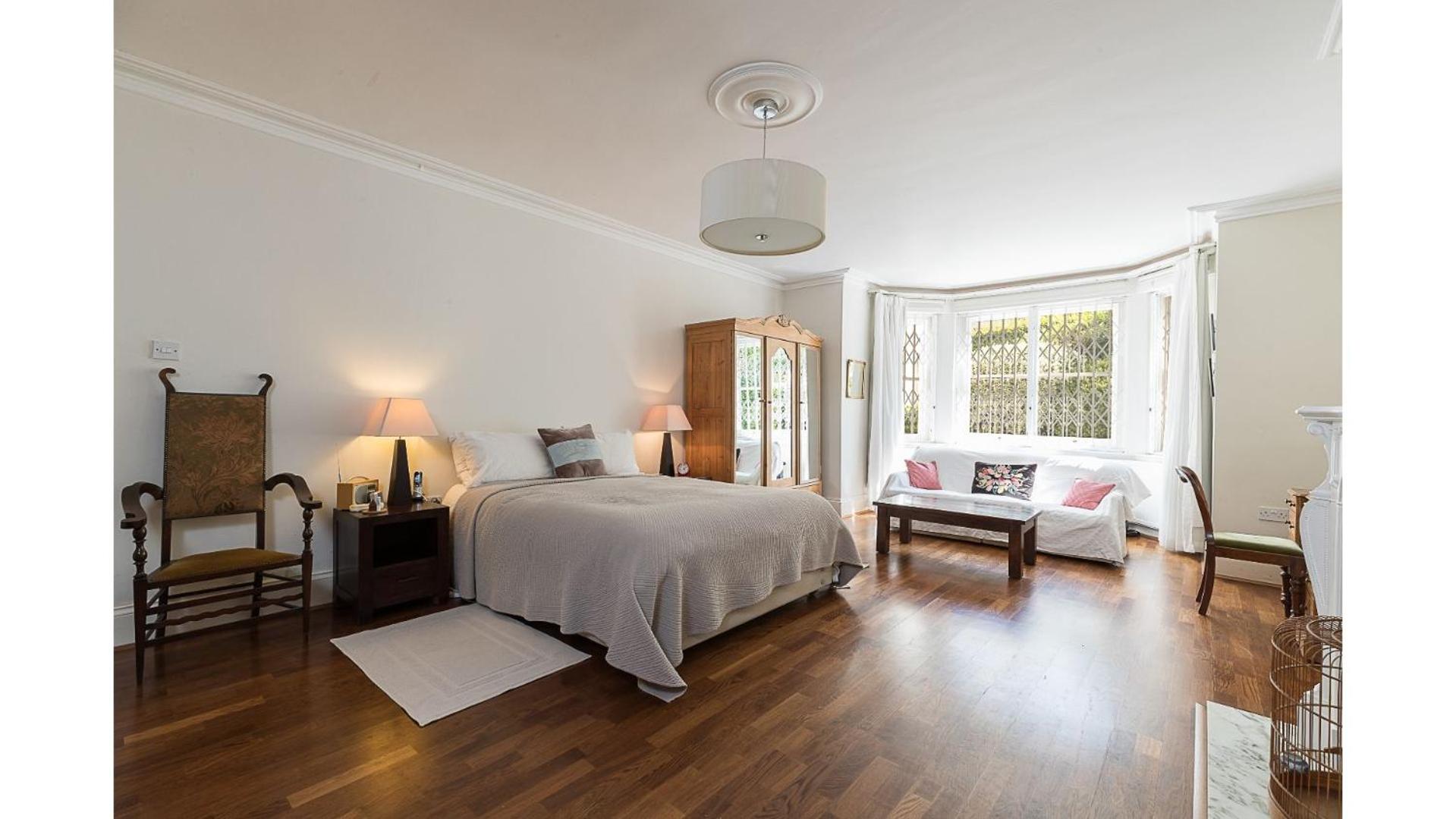 JOIVY Elegant 2 bed near Hampstead and Camden, sleeps 4