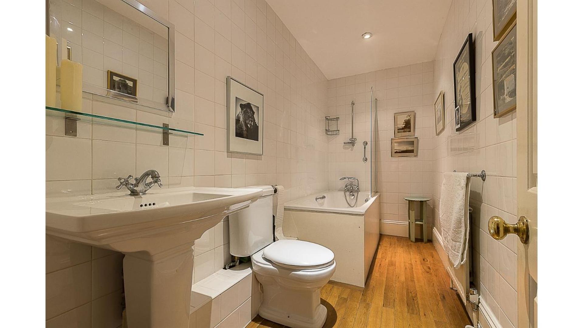 JOIVY Elegant 2 bed near Hampstead and Camden, sleeps 4