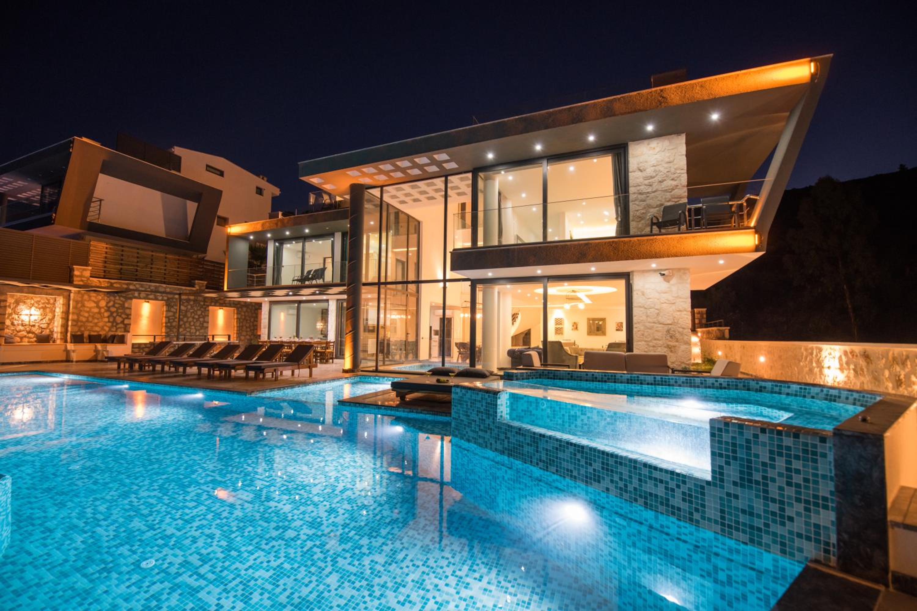 Villa Unlimited 2 Luxury 6 Bedroom Villa view 2