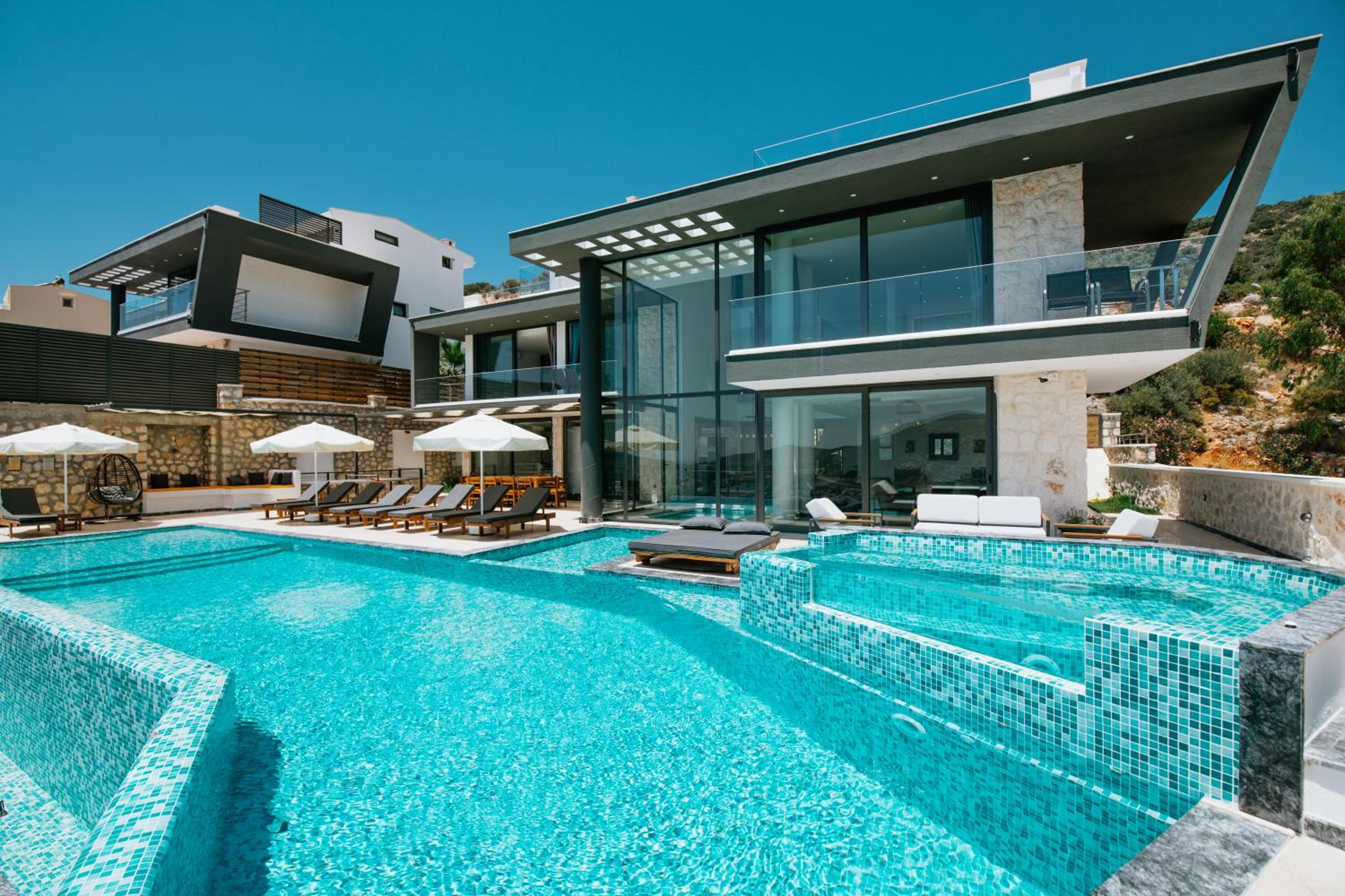 Villa Unlimited 2 Luxury 6 Bedroom Villa view 4