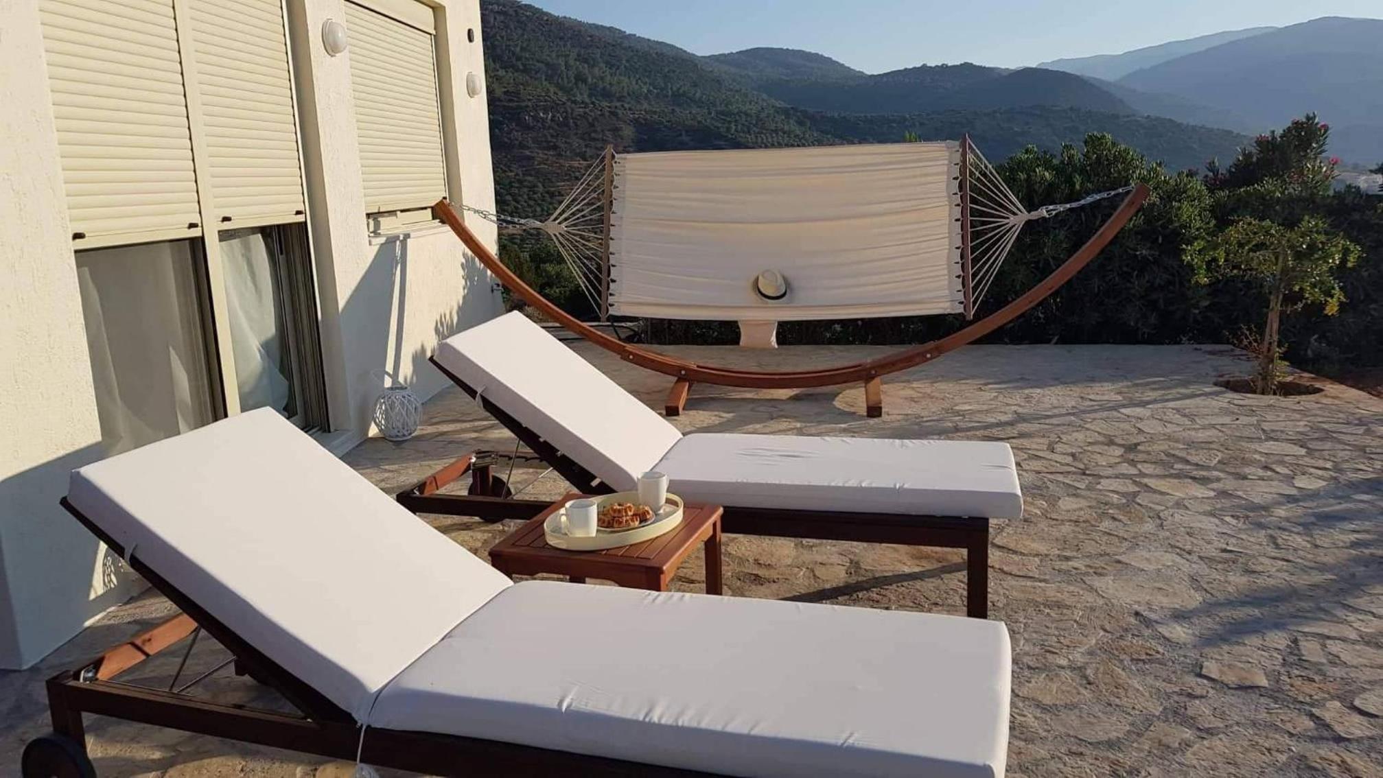 Marina Deluxe Apartments