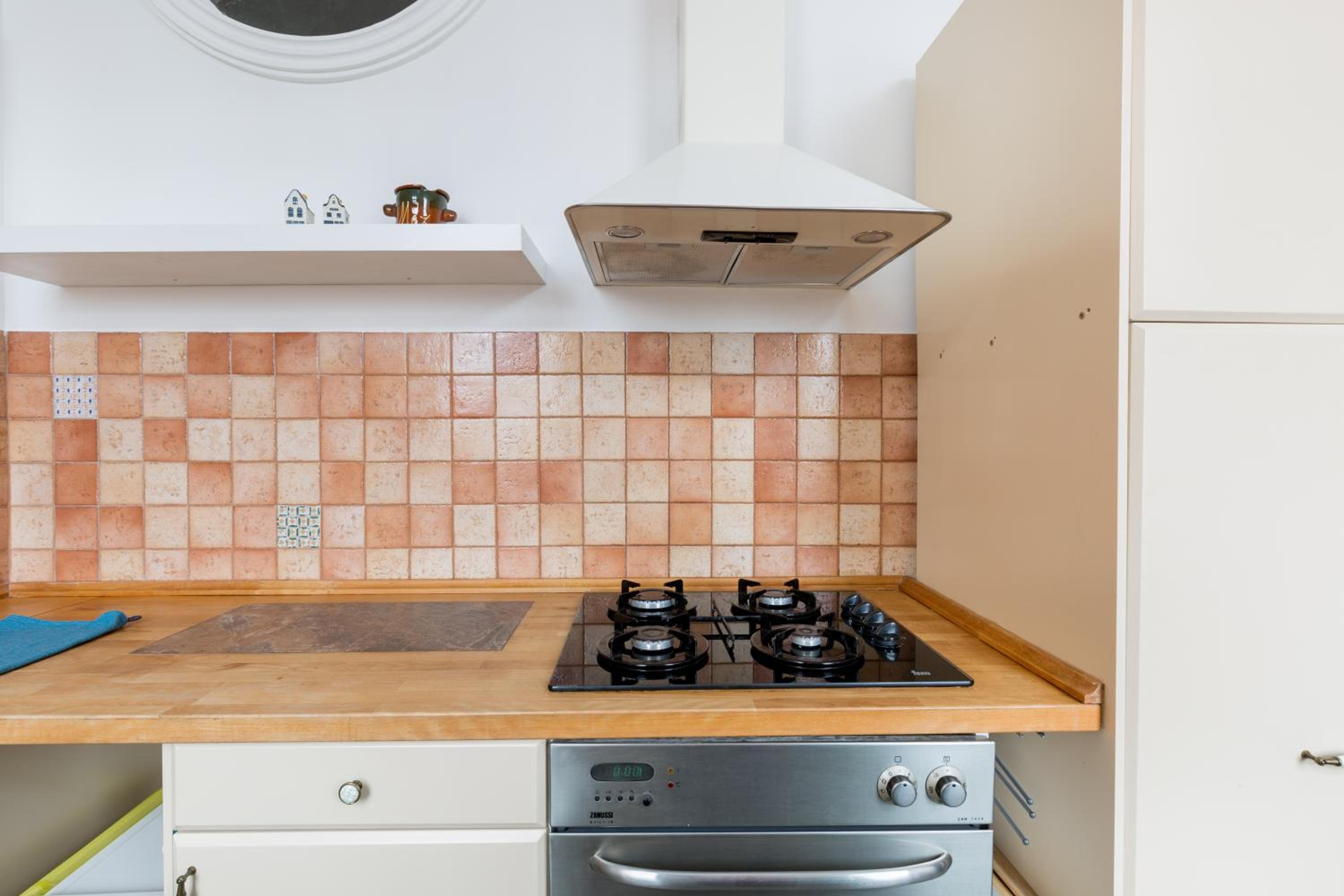Supercentral Spacious Apartment