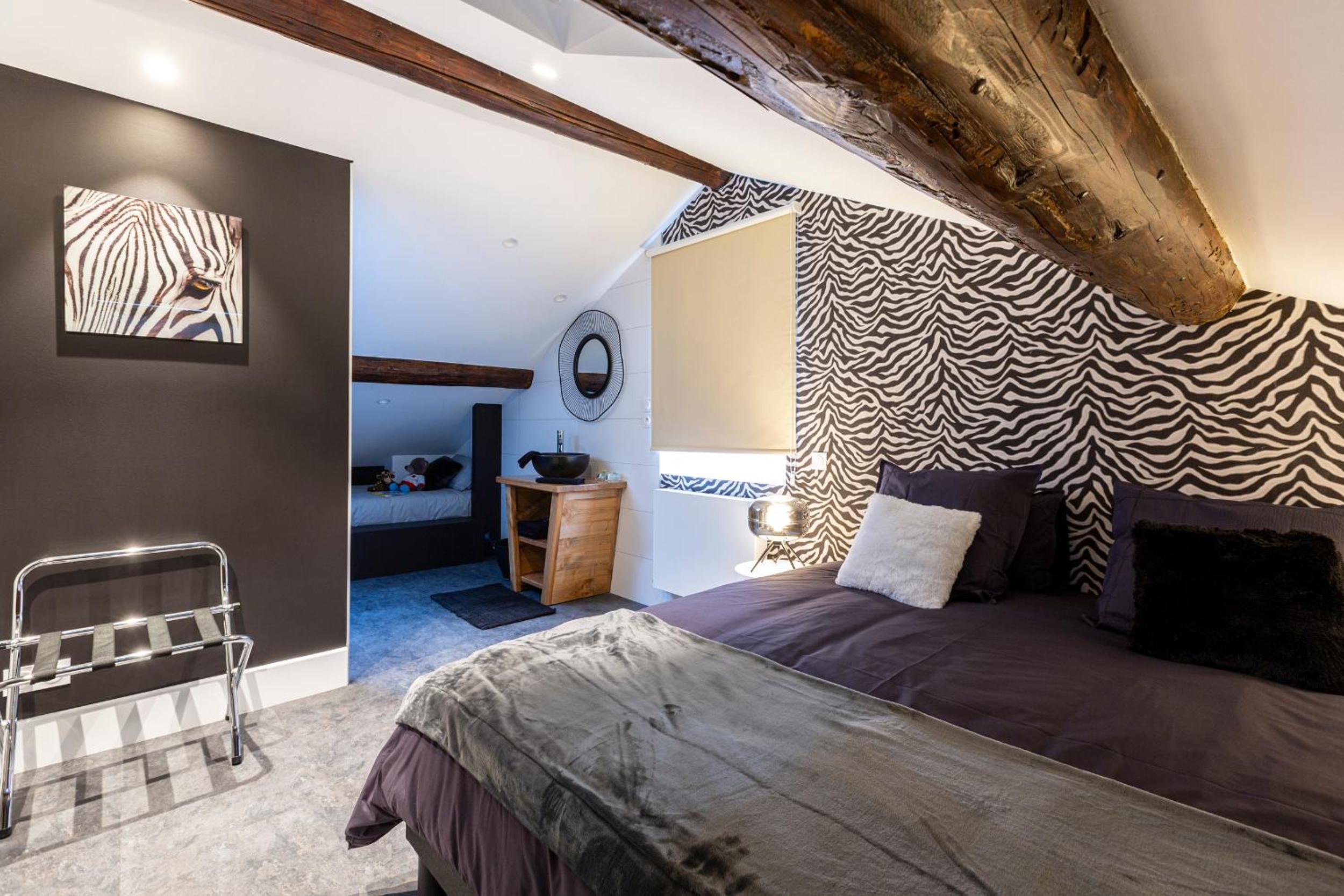 L'Enclos de Ribains view 4