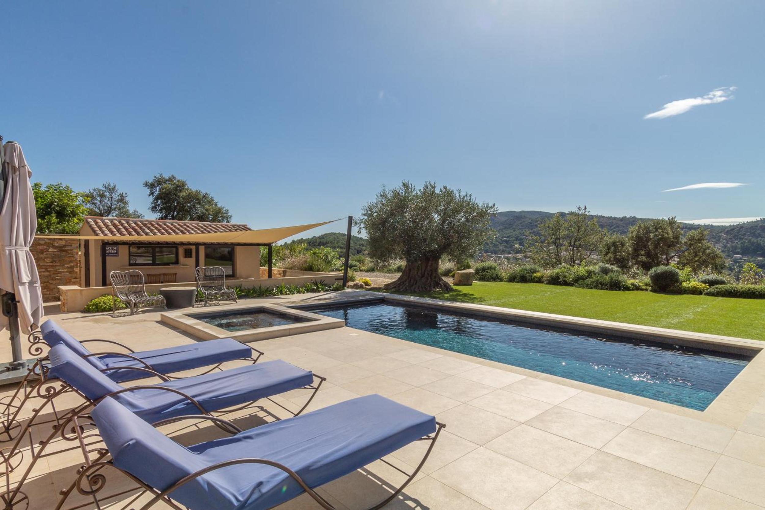 Villa Suzanne view 3