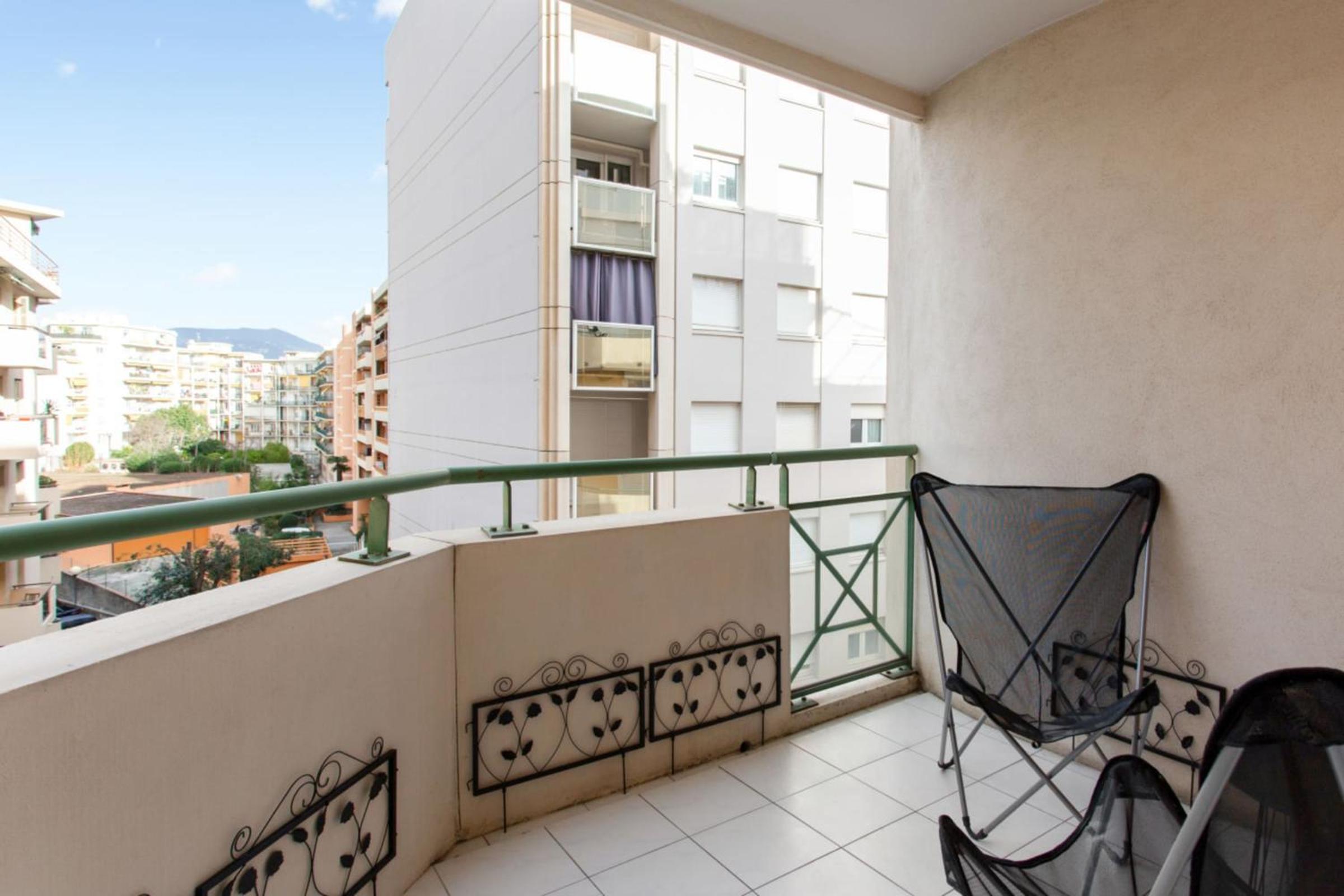 Modern studio with terrace in Nice center 3 min to the beach - Welkeys photo 3