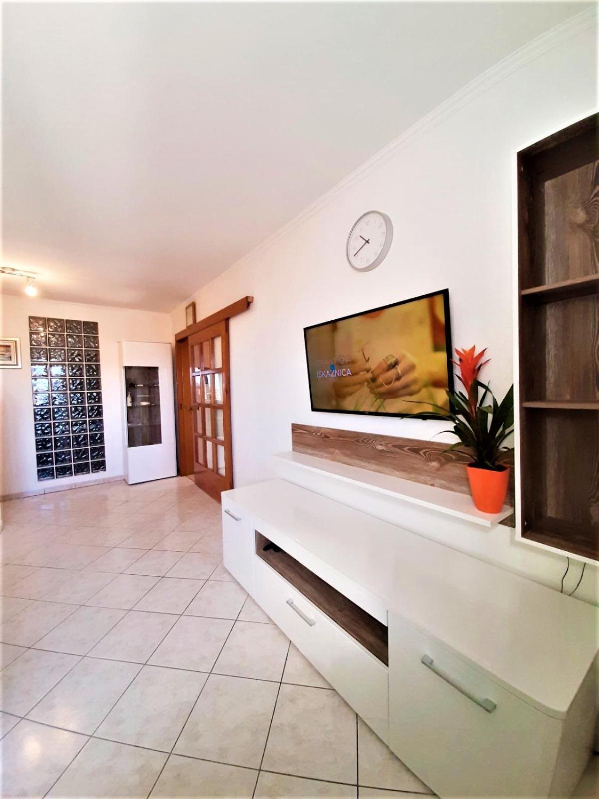 Apartment Frane view 5