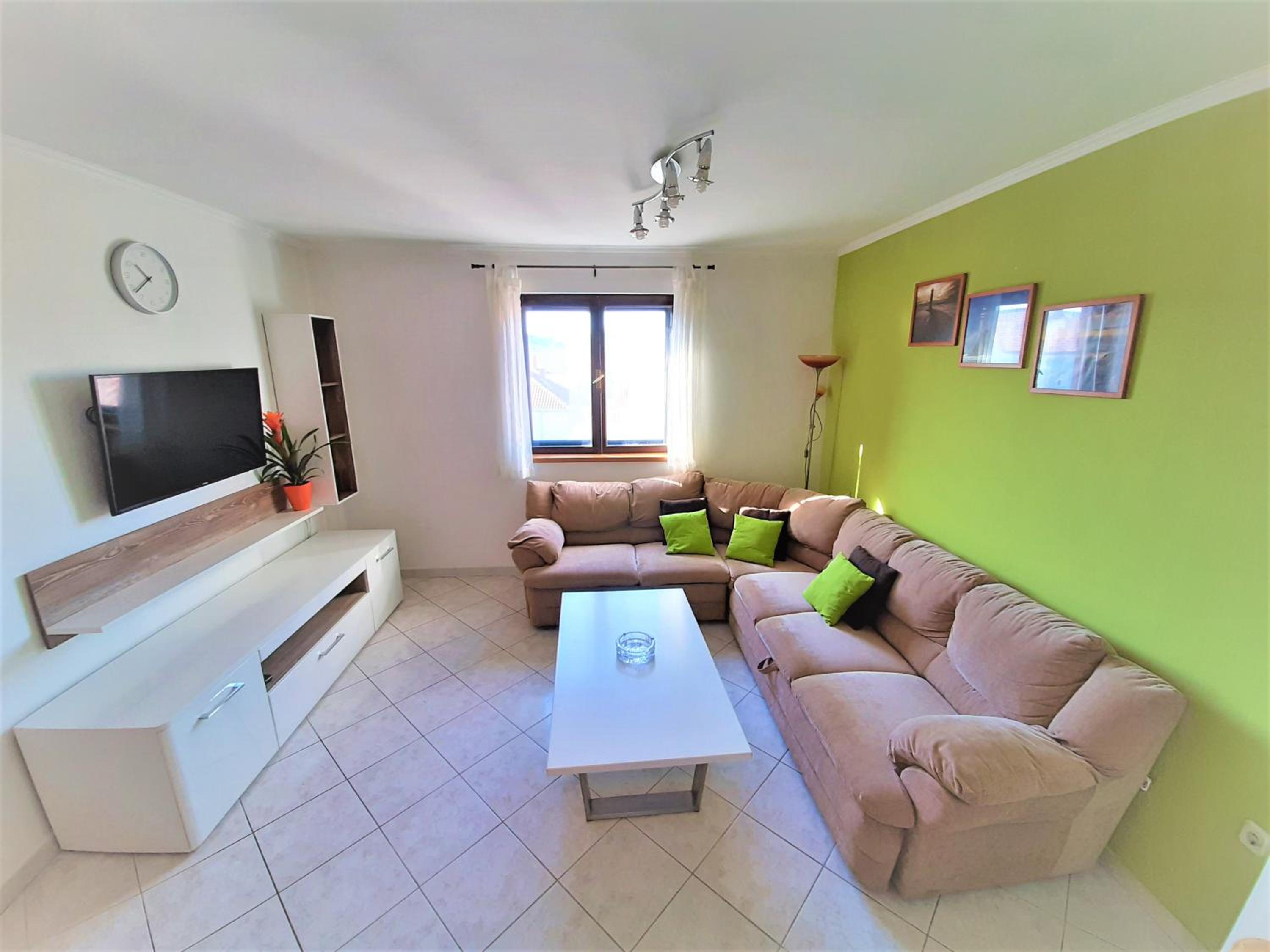 Apartment Frane