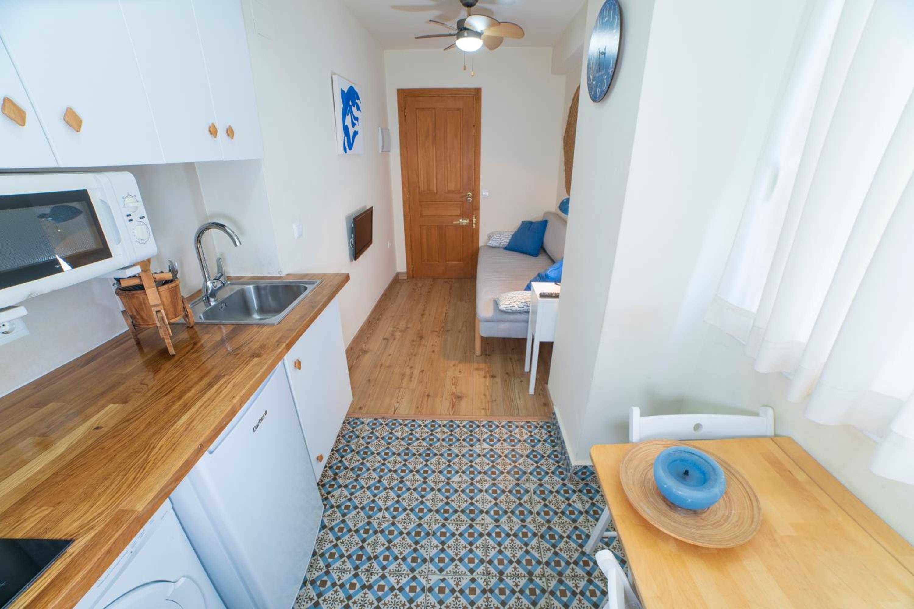STUDIO IN CITY CENTER NEXT TO THE BEACh