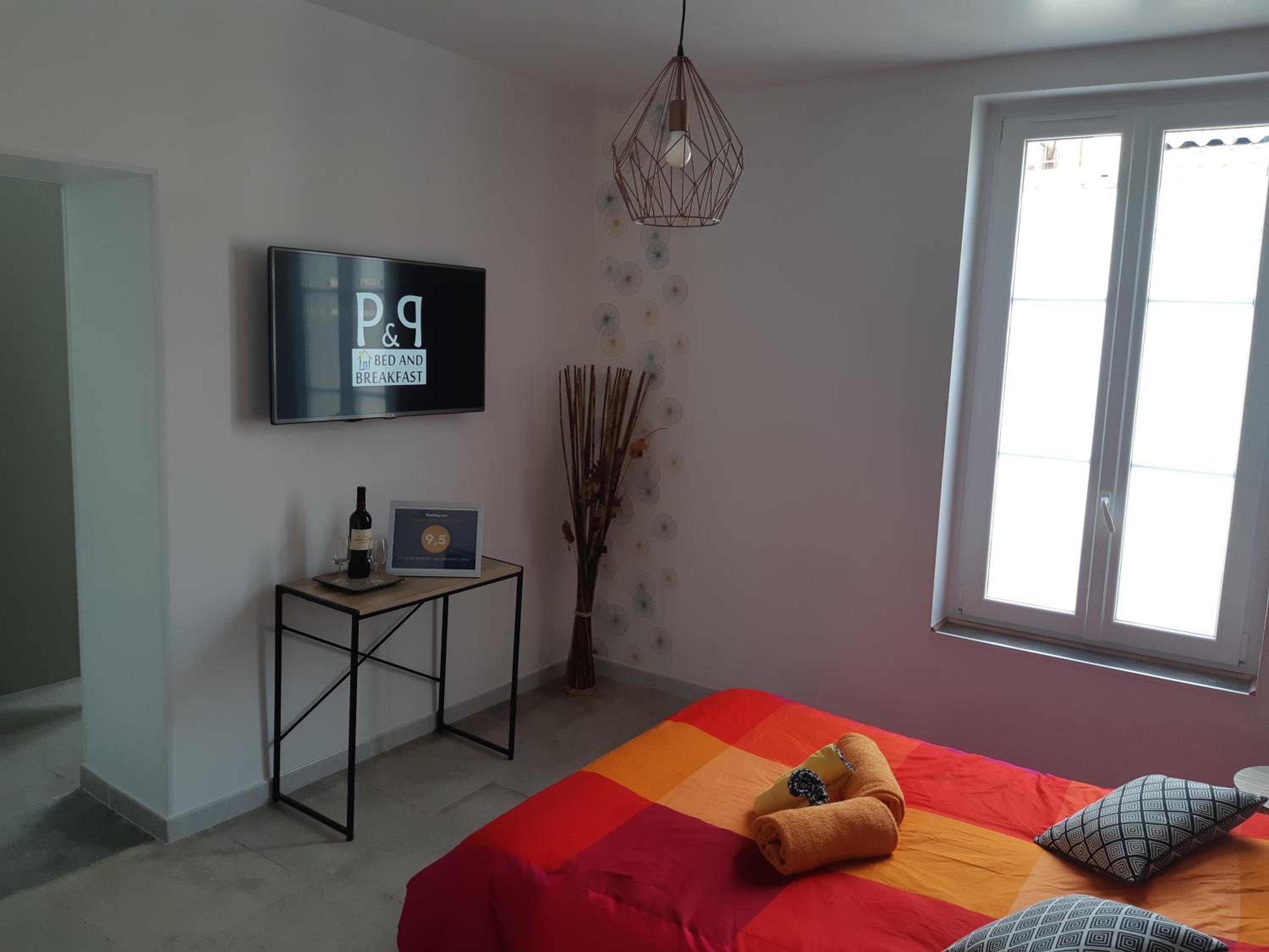 Bed and Breakfast P&P Nîmes-Centre view 4