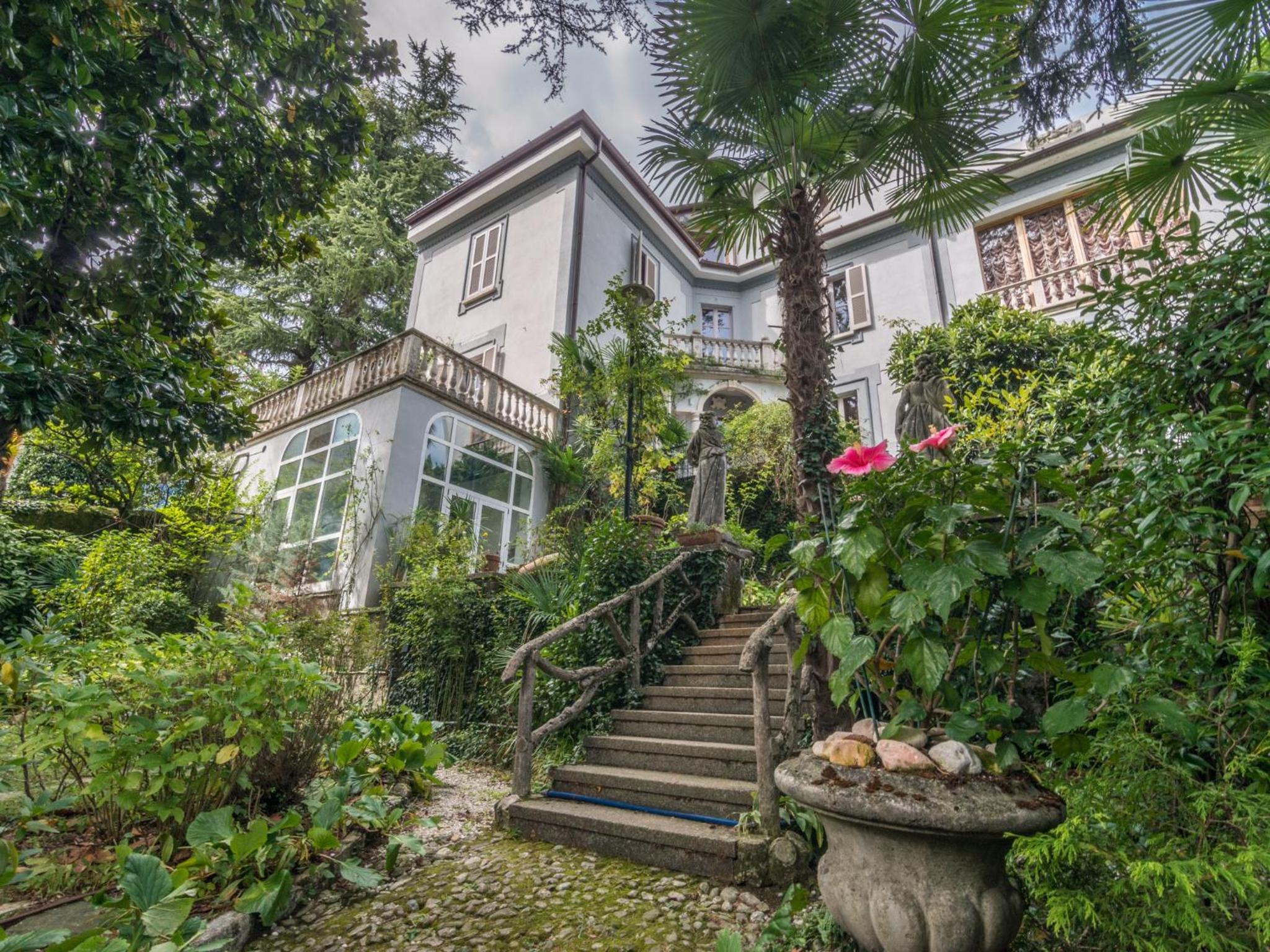 Historical Villa GINA with Magic Lake View photo 4