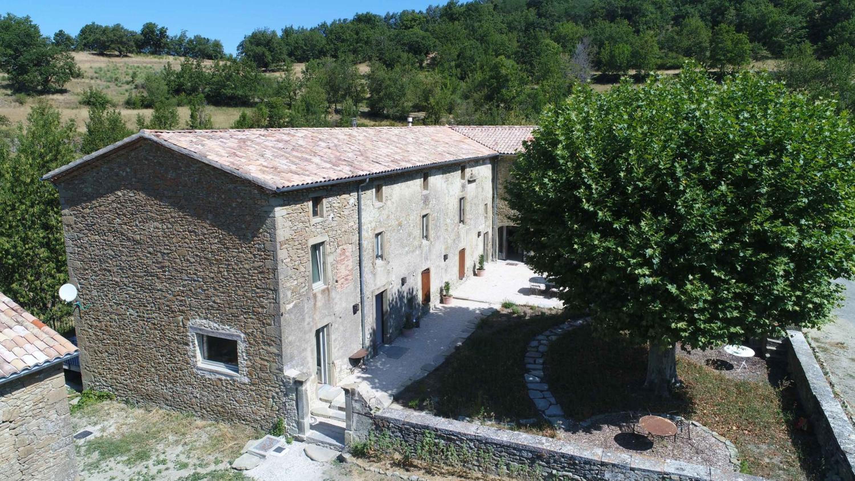 L ' AMIRADOU view 3