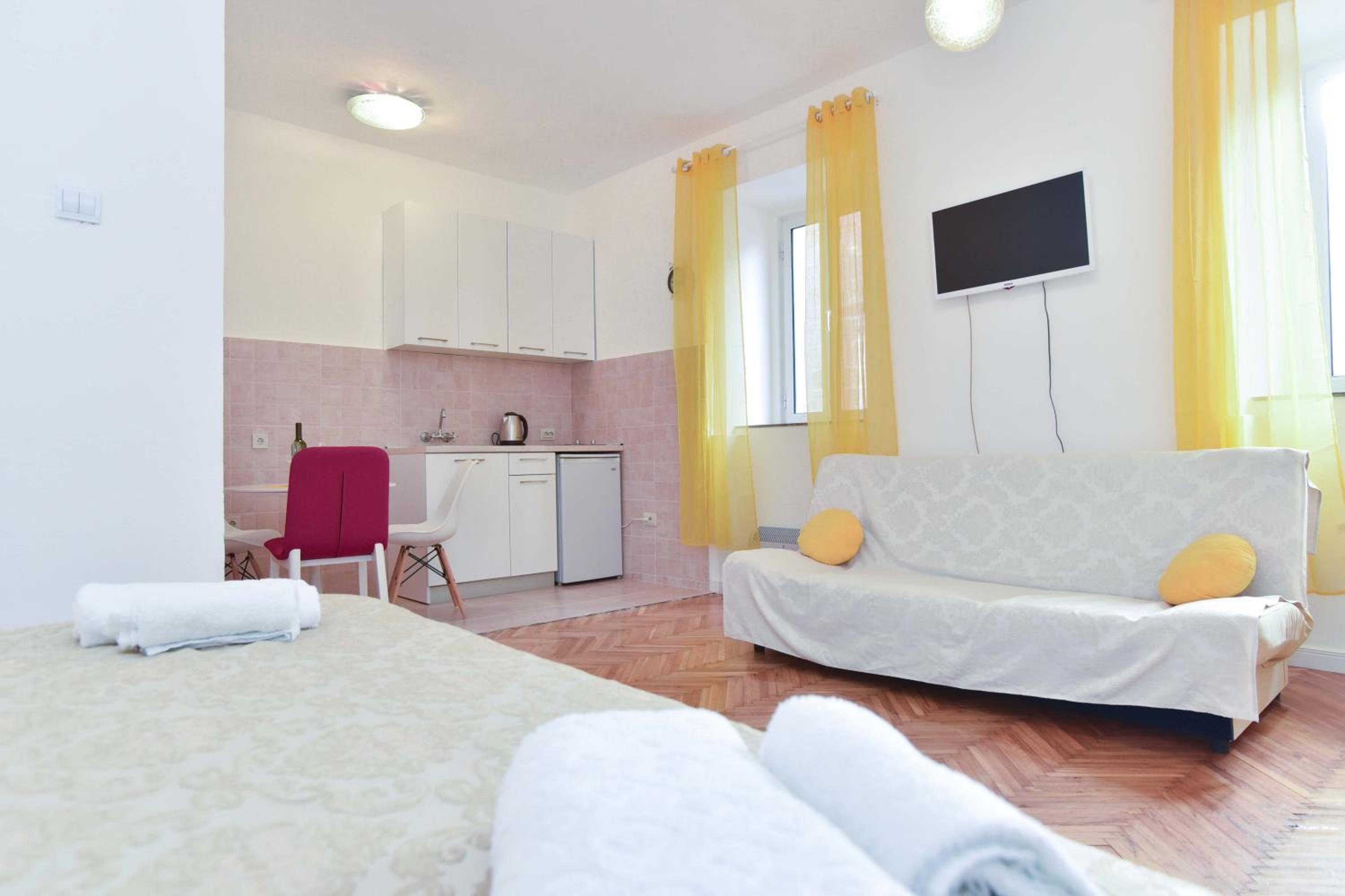Apartment Stari Grad view 2