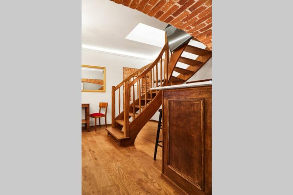 HOUSEHOST Apartment II: Studencka Street