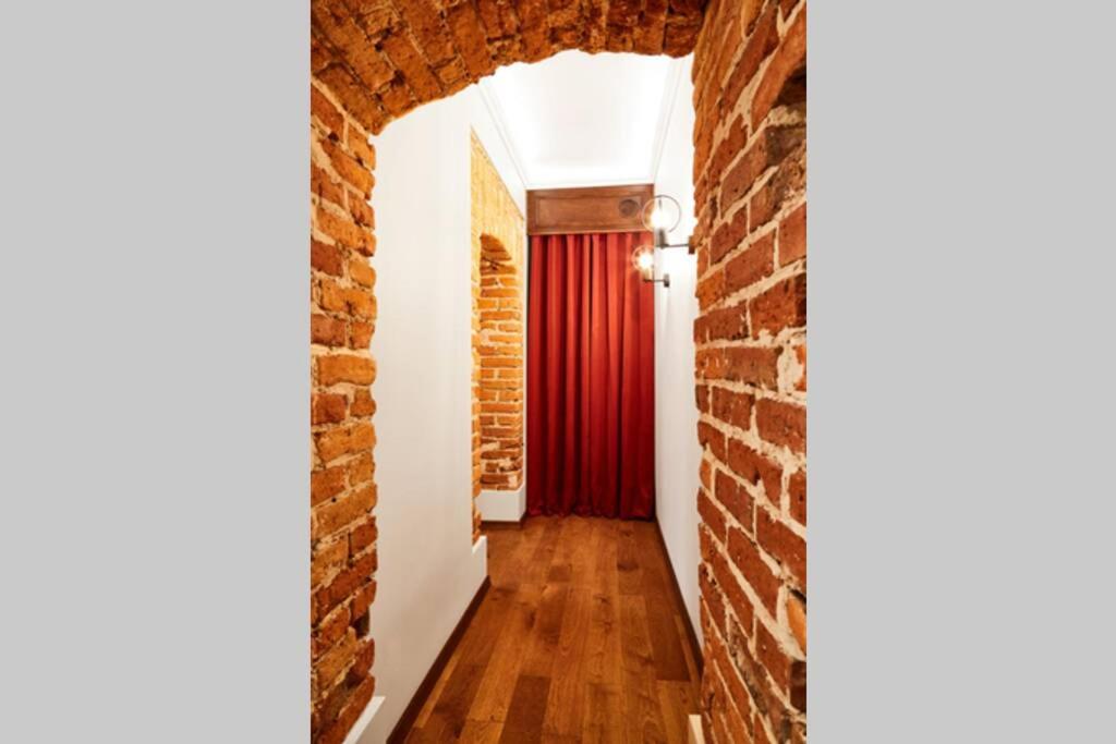 HOUSEHOST Apartment II: Studencka Street