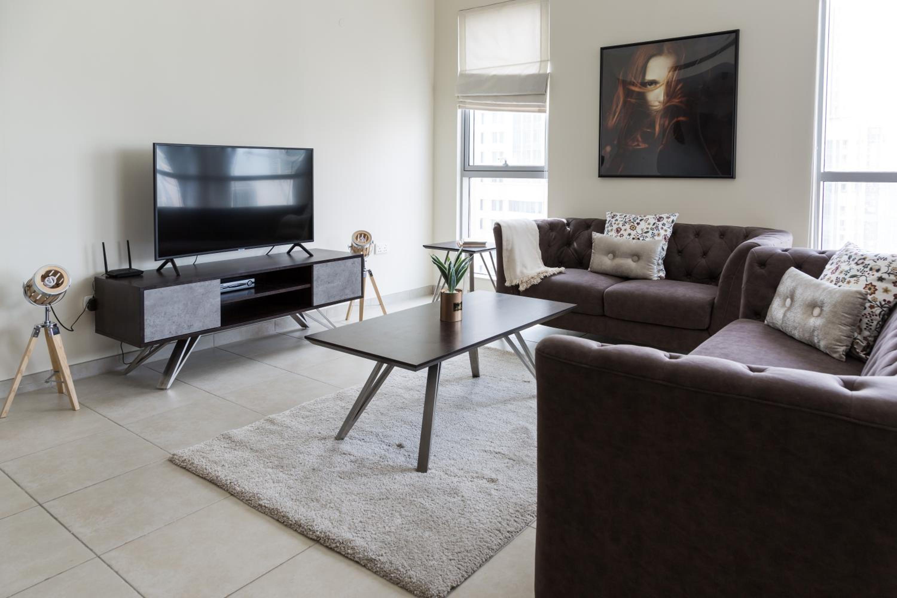 HiGuests - Charming Apt with Terrace Facing Burj Khalifa