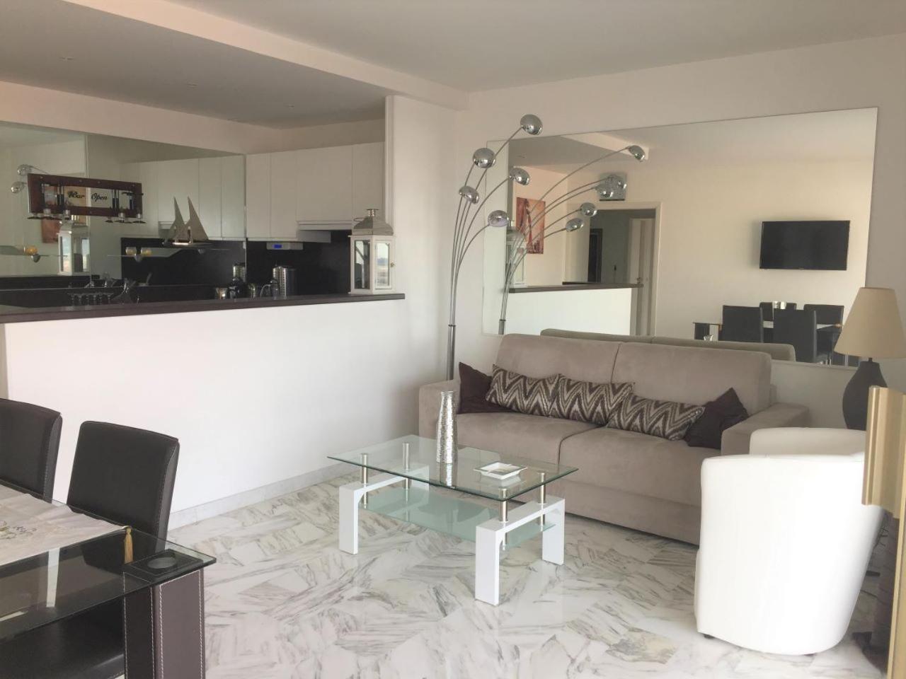 Appartement F3 vue mer et croisette photo 5
