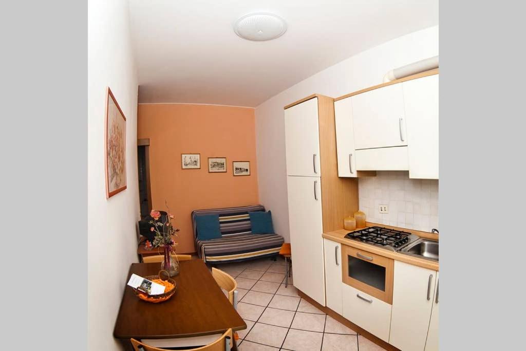 Casa Facchinetti Orange Apartment view 3