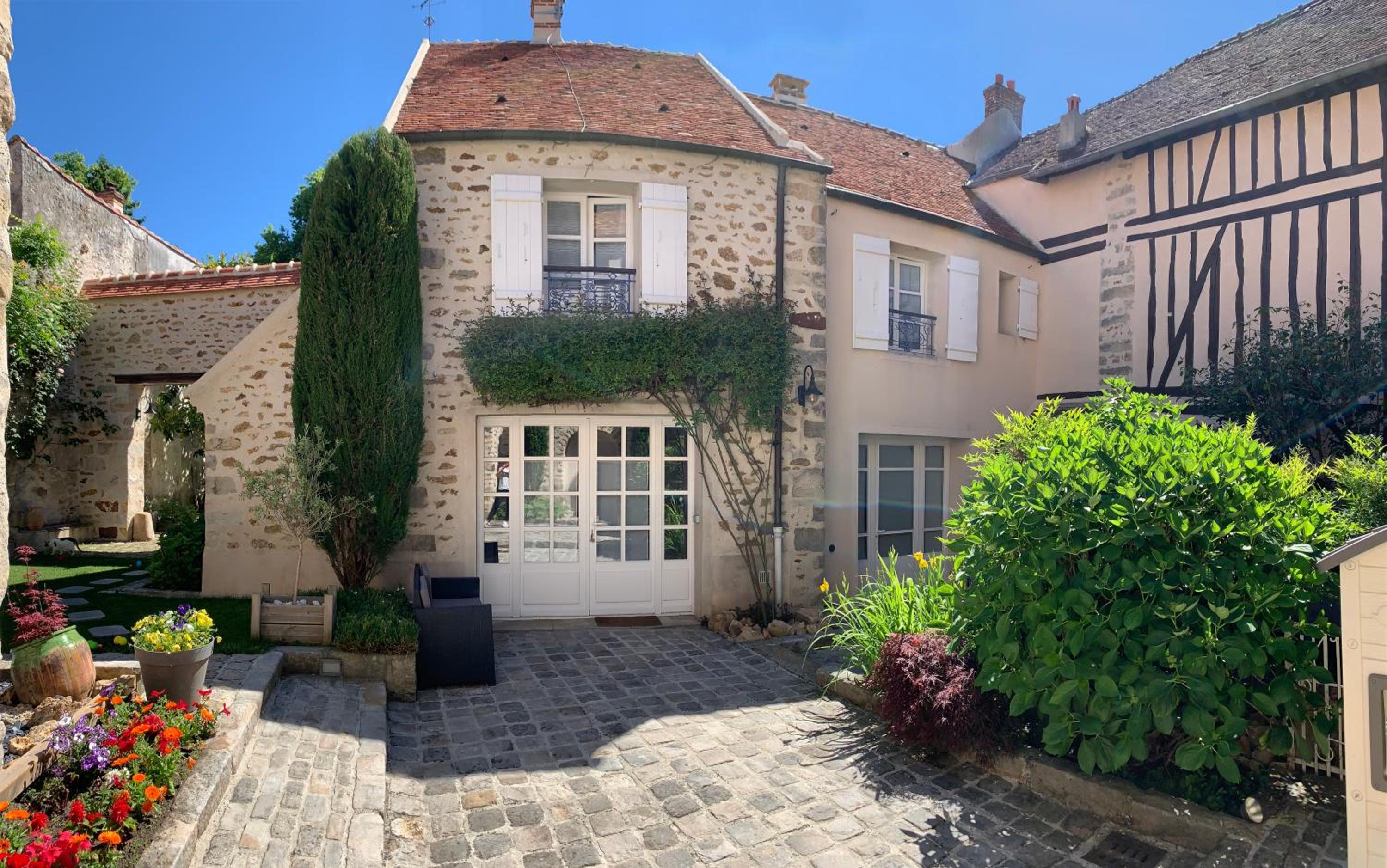 La Maison d'Emilie - Chambres d'hôtes view 5