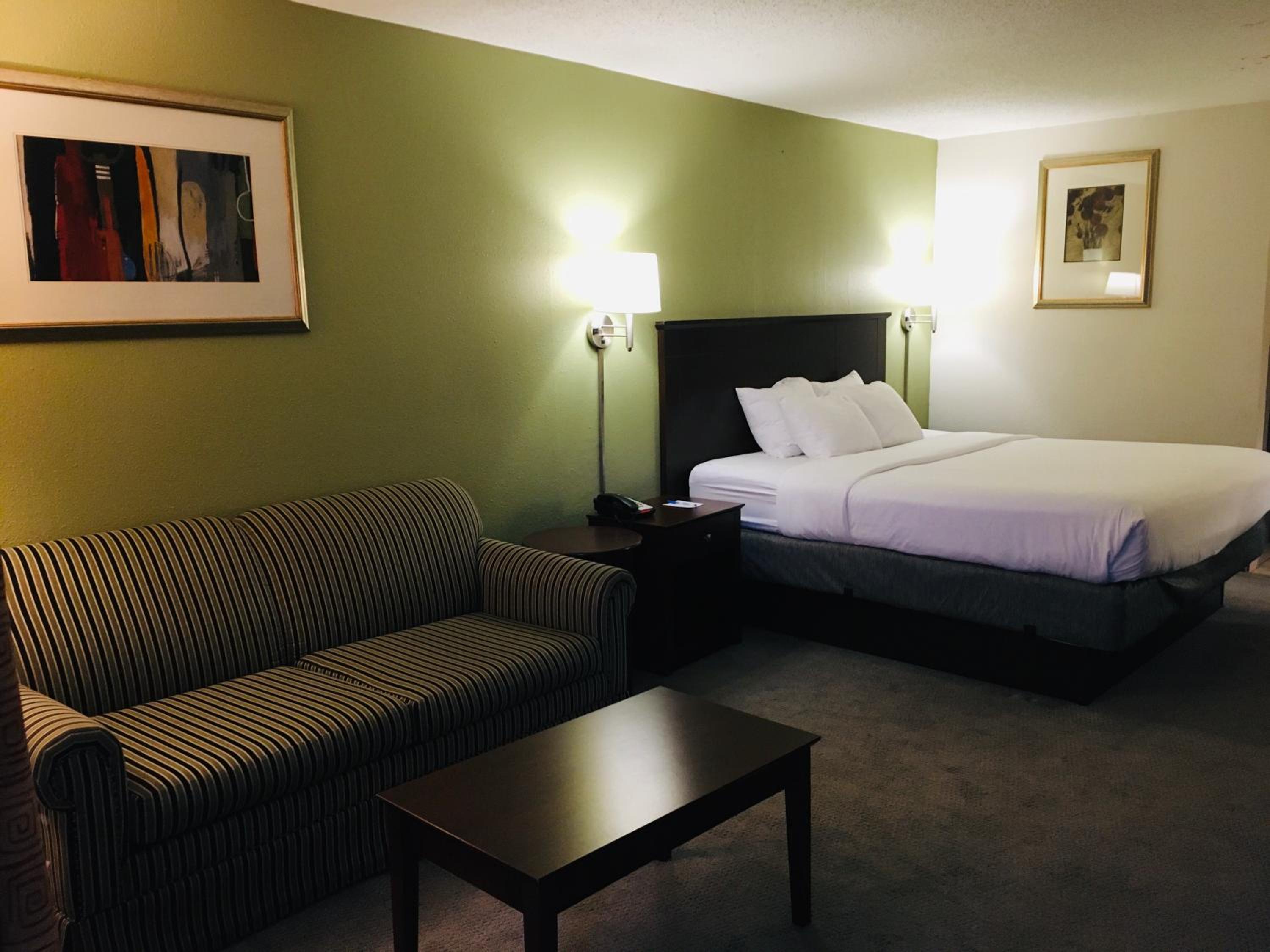 Ramada by Wyndham Batesville view 4
