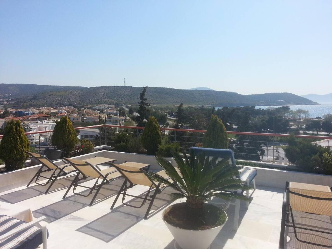 Varkiza Seaside Penthouse with Private Roof Deck