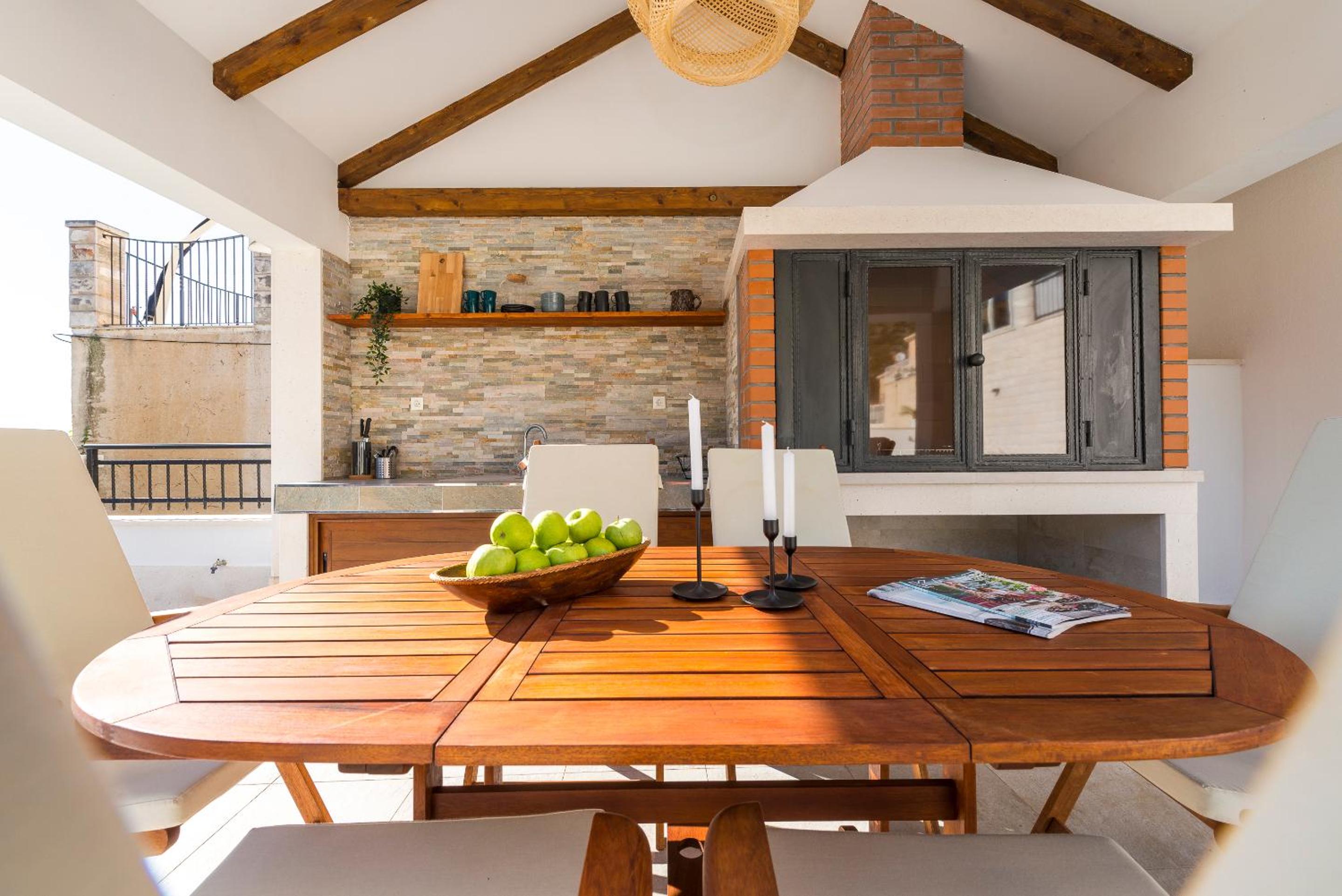 Villa Nila - Private Pool and Sea View