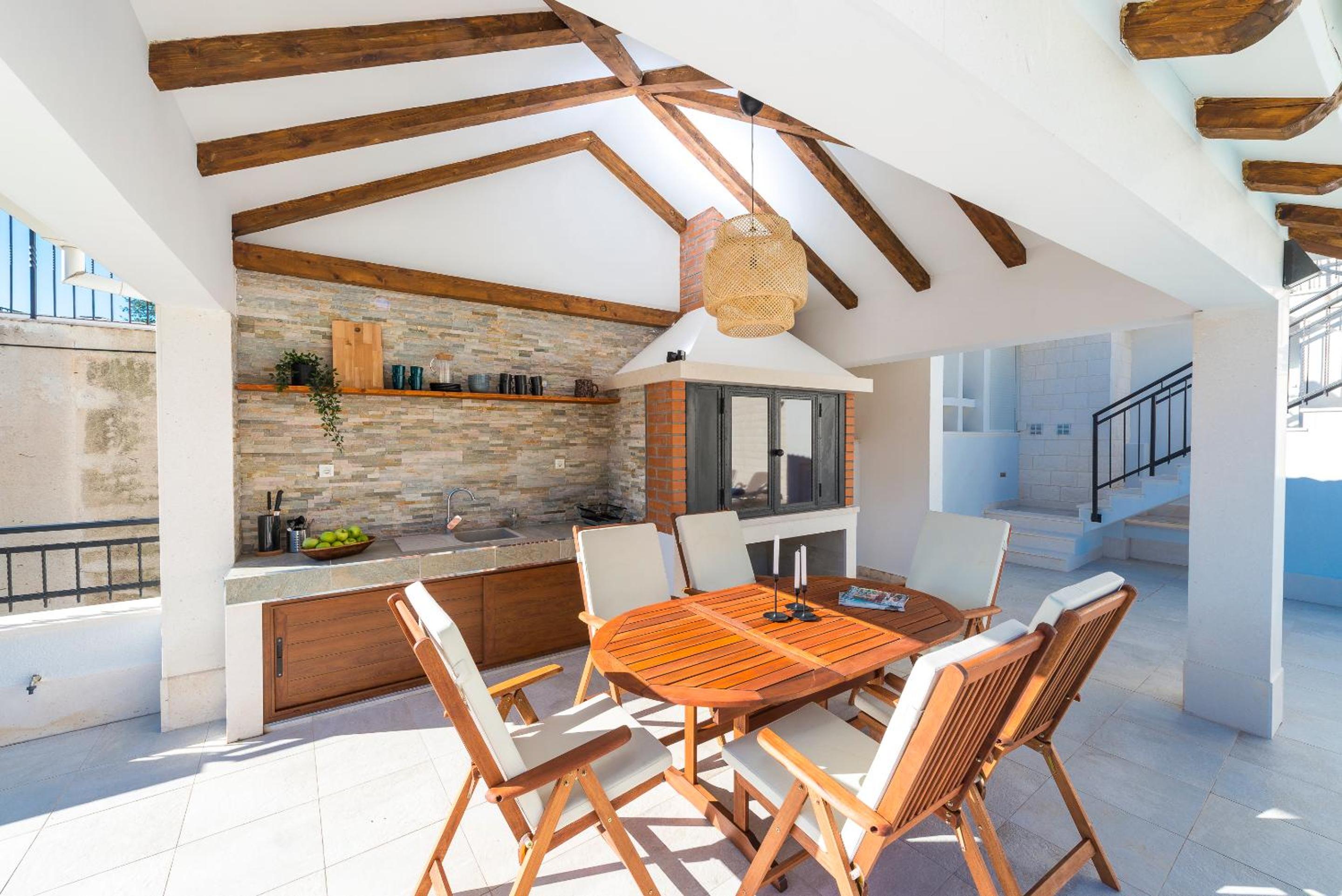 Villa Nila - Private Pool and Sea View